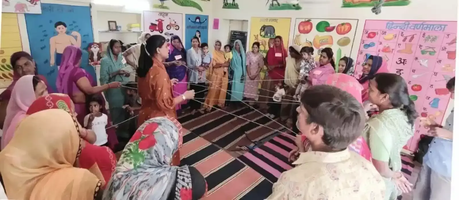 आमेट की बिकावास पंचायत में आंगनवाड़ी निगरानी समिति के प्रशिक्षण में भाग लेते सदस्य और जतन संस्थान के प्रतिनिधि। आमेट की बिकावास पंचायत में आंगनवाड़ी निगरानी समिति के प्रशिक्षण में भाग लेते सदस्य और जतन संस्थान के प्रतिनिधि।