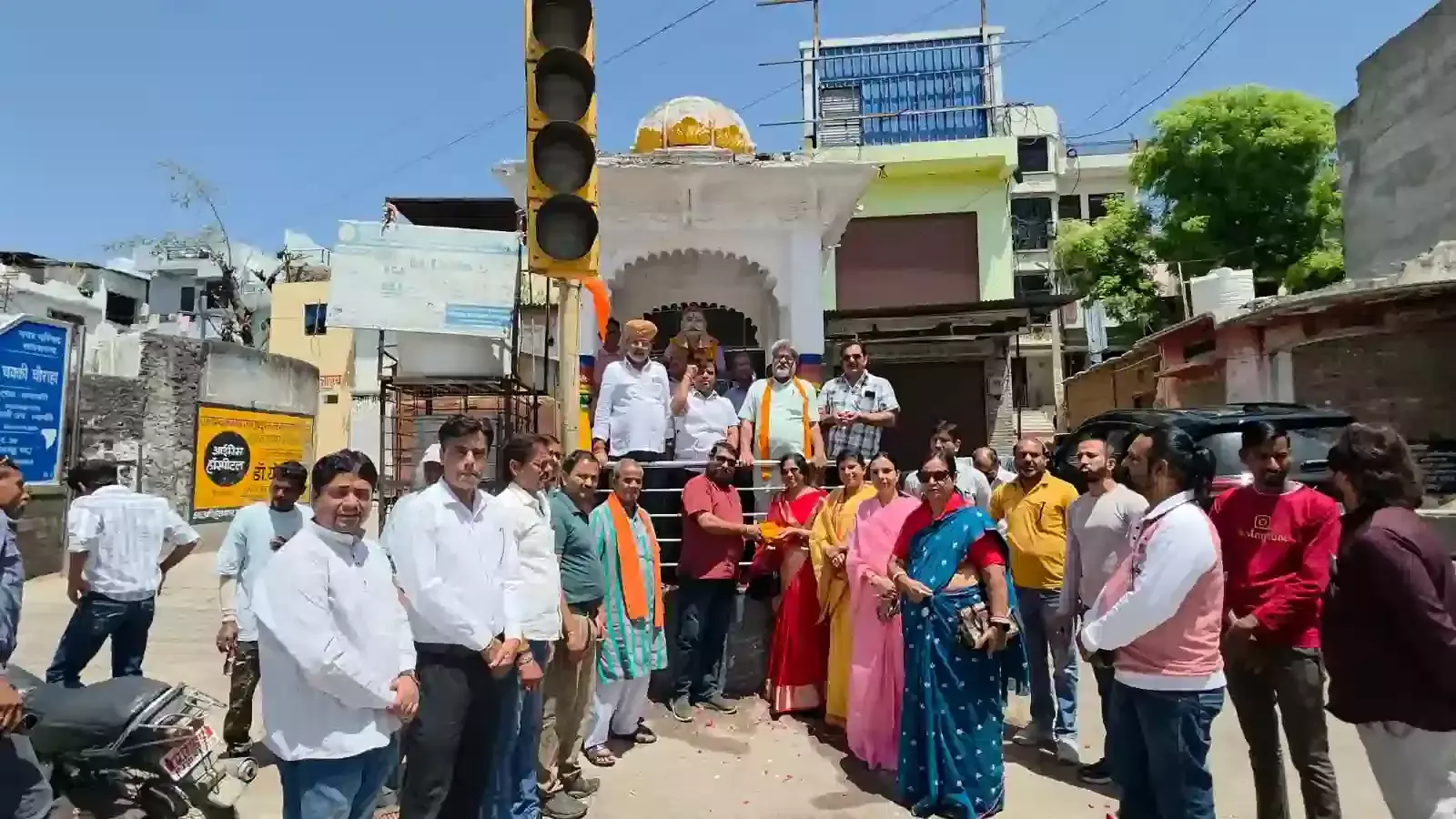 राजसमन्द में महाराणा राज सिंह की प्रतिमा पर माल्यार्पण करते भाजपा जिला अध्यक्ष जगदीश पालीवाल और कार्यकर्ता। राजसमन्द में महाराणा राज सिंह की प्रतिमा पर माल्यार्पण करते भाजपा जिला अध्यक्ष जगदीश पालीवाल और कार्यकर्ता।