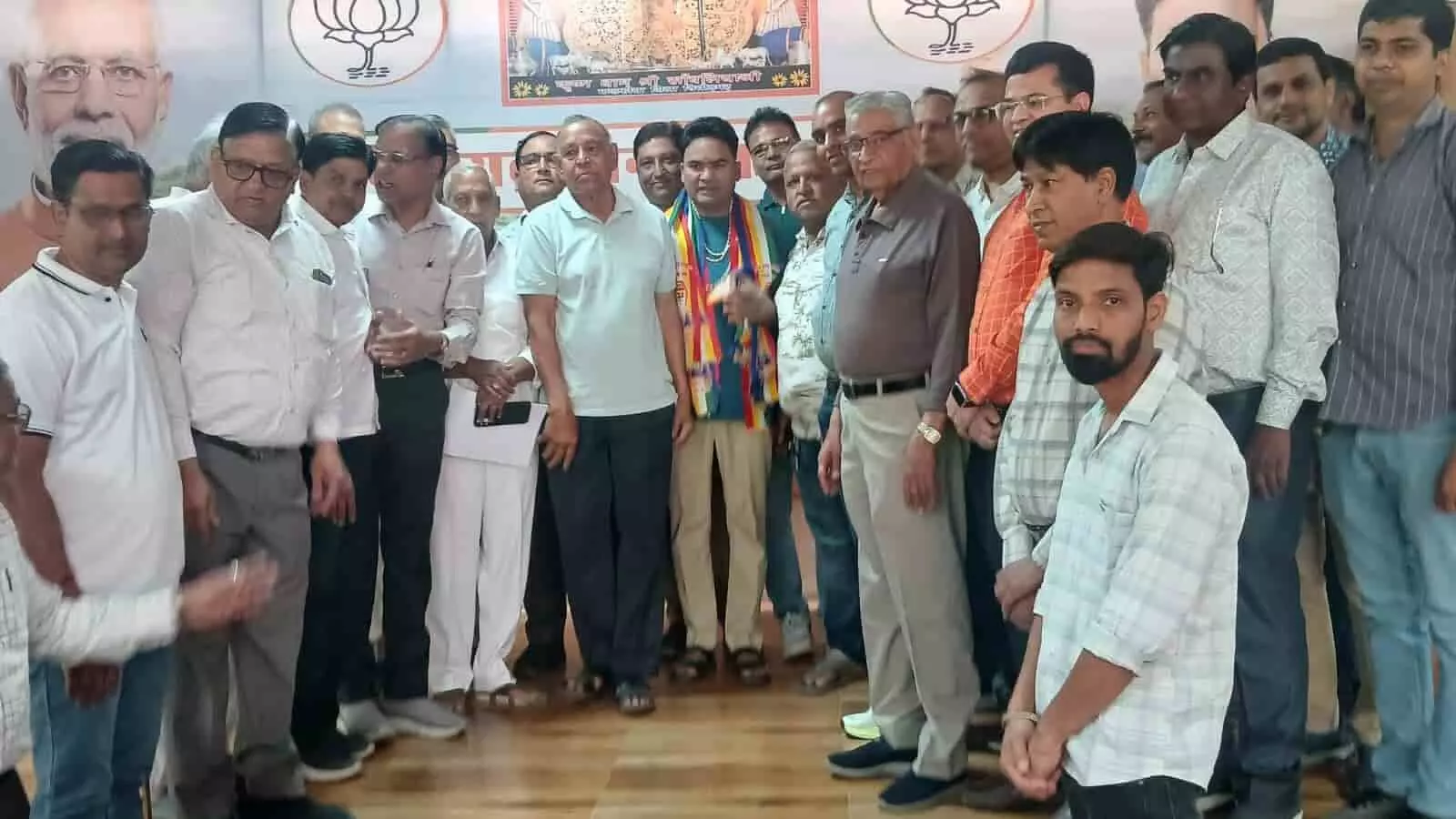 चित्तौड़गढ़: श्री अंबेश सेवा समिति ने विधायक आक्या से की भूखंड निस्तारण की मांग चित्तौड़गढ़: श्री अंबेश सेवा समिति ने विधायक आक्या से की भूखंड निस्तारण की मांग