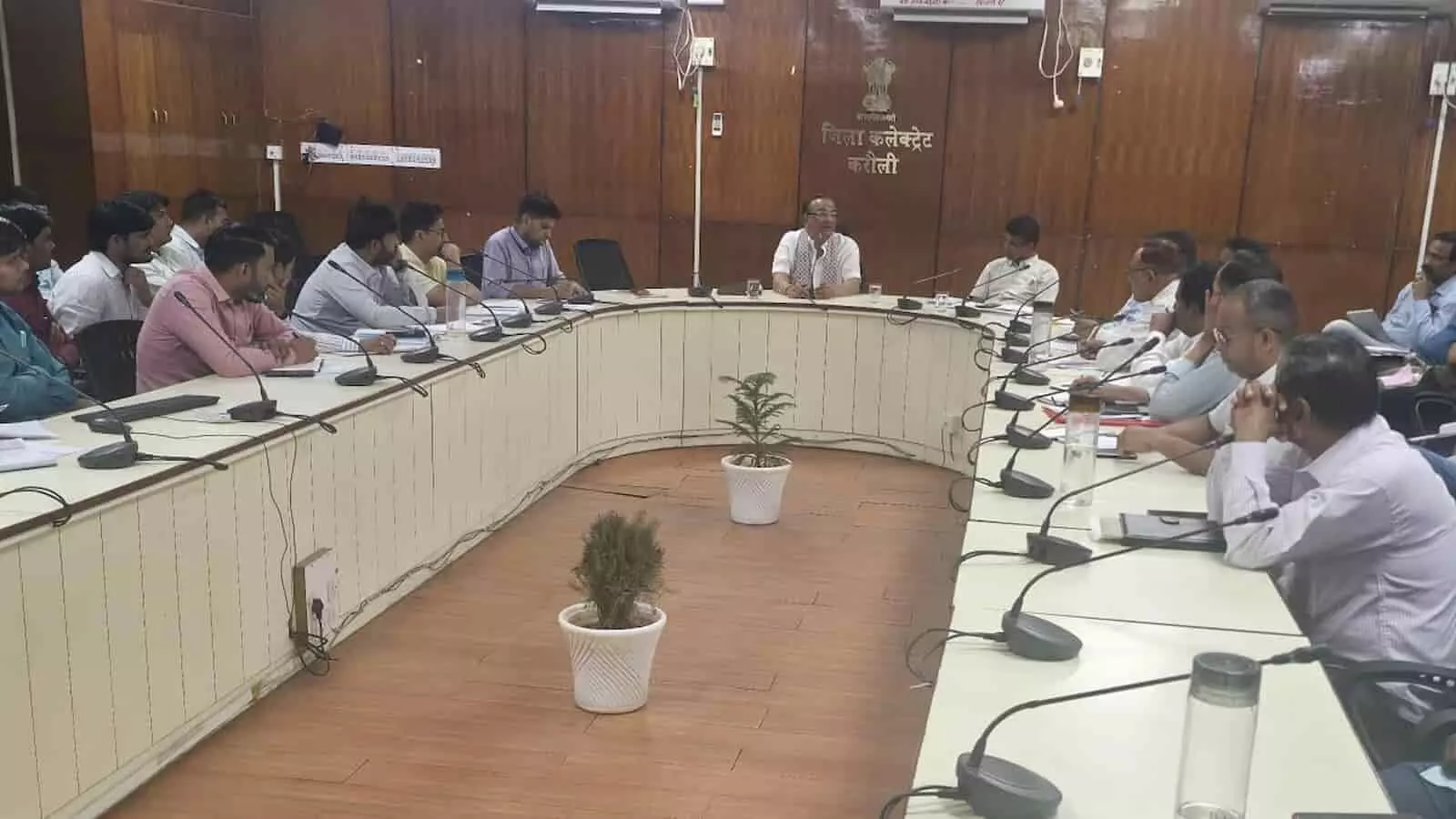 करौली: स्वच्छता ब्रांड एम्बेसडर के.के. गुप्ता ने ली नगर निकायों की बैठक करौली: स्वच्छता ब्रांड एम्बेसडर के.के. गुप्ता ने ली नगर निकायों की बैठक