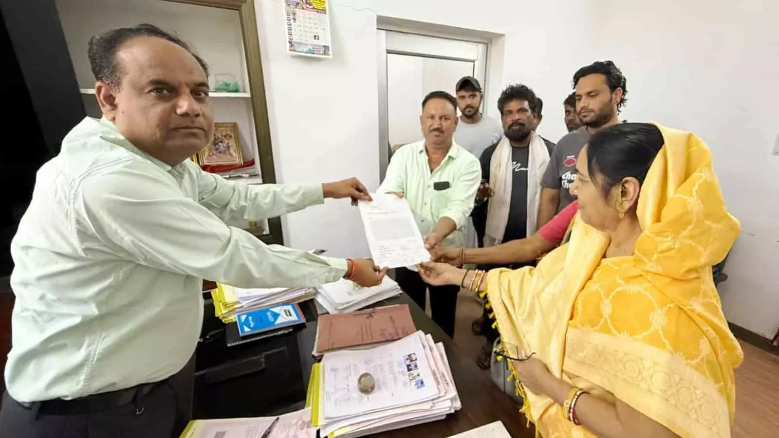 बस्सी में प्राचीन देवसागर तलाई की पाल तोड़ी, ग्रामीणों ने तहसीलदार को सौंपा ज्ञापन बस्सी में प्राचीन देवसागर तलाई की पाल तोड़ी, ग्रामीणों ने तहसीलदार को सौंपा ज्ञापन