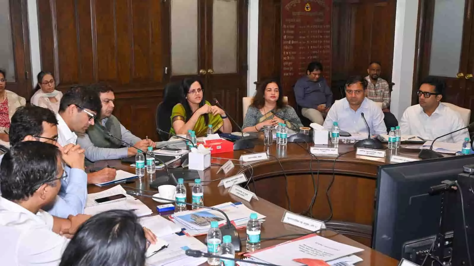 बीएमसी आयुक्त अश्विनी भिडे का बैक टू बेसिक्स मंत्र, बुनियादी सुविधाओं पर जोर बीएमसी आयुक्त अश्विनी भिडे का बैक टू बेसिक्स मंत्र, बुनियादी सुविधाओं पर जोर