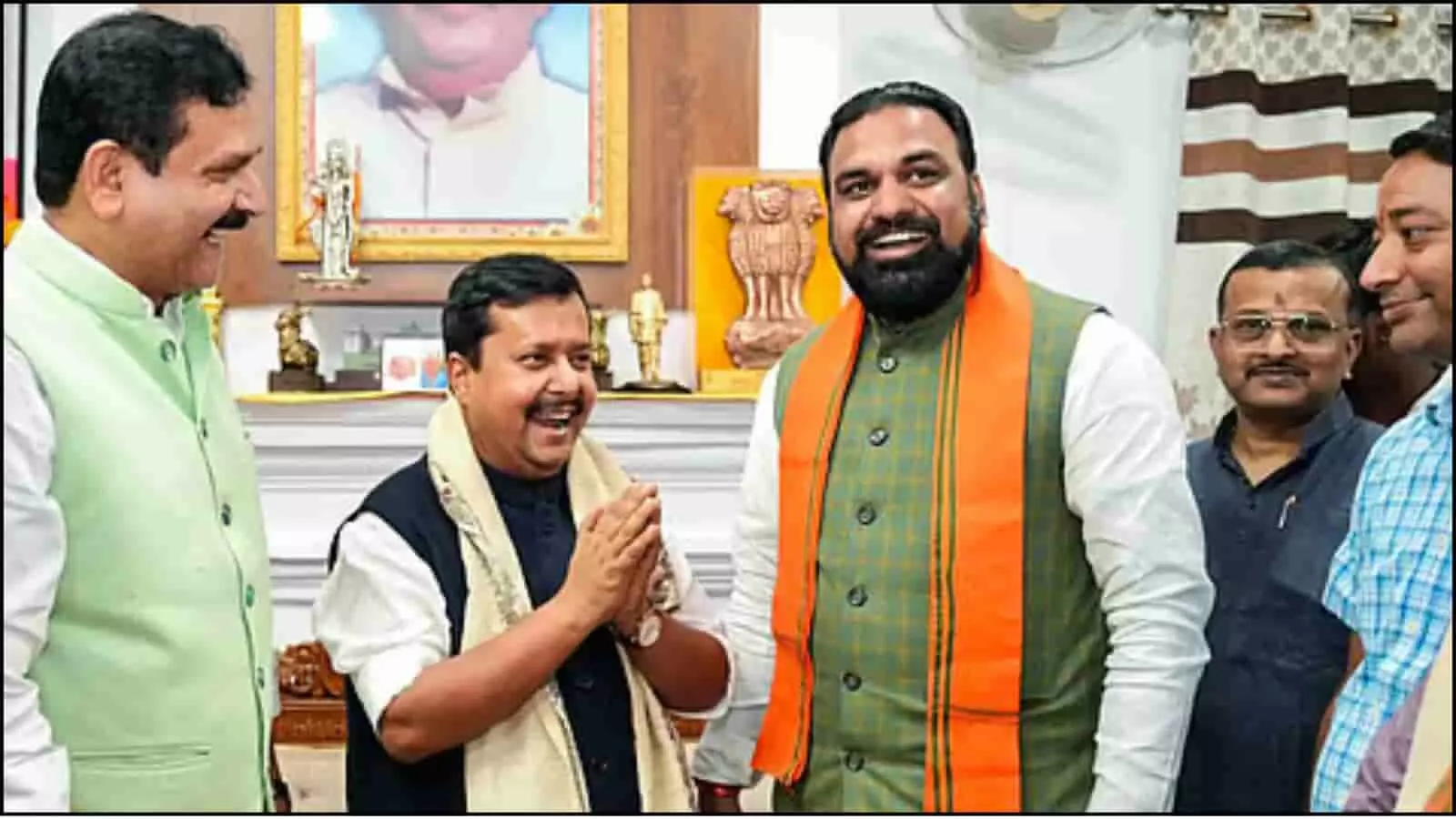 बिहार के अगले मुख्यमंत्री को लेकर बीजेपी नेता हरि साहनी का चौंकाने वाला बयान सामने आया है। उन्होंने कहा कि सीएम पद का नतीजा लोगों के अनुमान से बिल्कुल अलग हो सकता है। बिहार के अगले मुख्यमंत्री को लेकर बीजेपी नेता हरि साहनी का चौंकाने वाला बयान सामने आया है। उन्होंने कहा कि सीएम पद का नतीजा लोगों के अनुमान से बिल्कुल अलग हो सकता है।