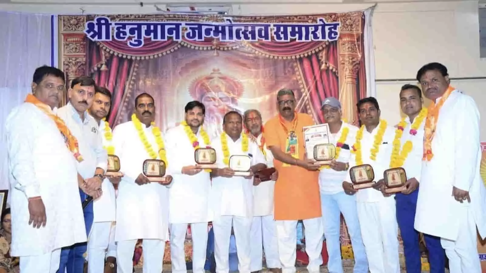 बारां: वैष्णव बैरागी समाज ने मनाया हनुमान जन्मोत्सव, मेधावी छात्र और बुजुर्ग सम्मानित बारां: वैष्णव बैरागी समाज ने मनाया हनुमान जन्मोत्सव, मेधावी छात्र और बुजुर्ग सम्मानित