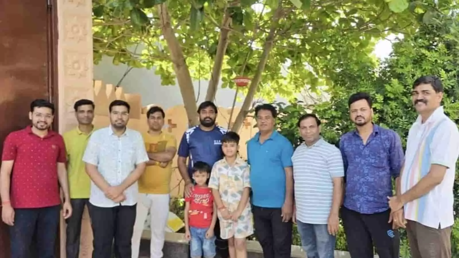 बारां: श्री राधा गोविंद स्मृति सेवा संस्थान ने पक्षियों के लिए चलाया परिंडा अभियान बारां: श्री राधा गोविंद स्मृति सेवा संस्थान ने पक्षियों के लिए चलाया परिंडा अभियान