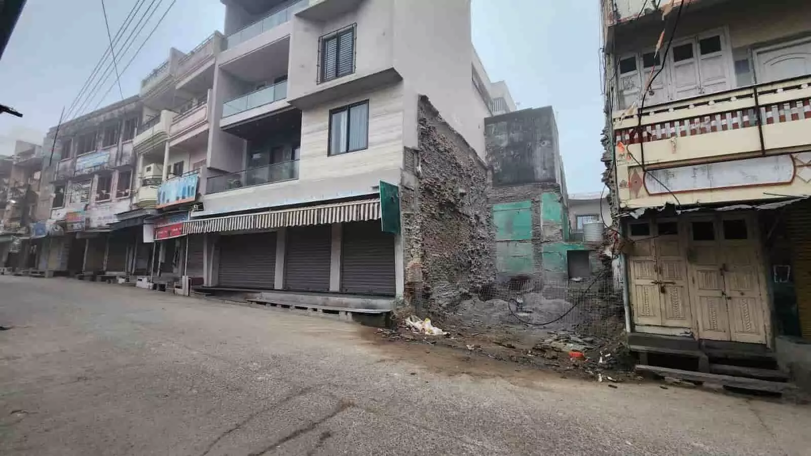 राजसमंद: भीम में पुश्तैनी मकान ढहाकर जमीन बेचने के आरोप में पिता-पुत्र पर केस दर्ज राजसमंद: भीम में पुश्तैनी मकान ढहाकर जमीन बेचने के आरोप में पिता-पुत्र पर केस दर्ज