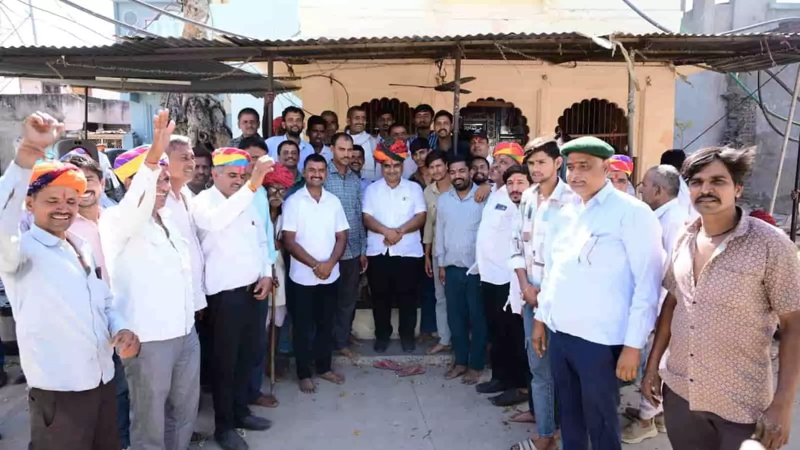 देवीपुरा में जनसभा को संबोधित करते हुए राजस्थान के सहकारिता मंत्री गौतम कुमार दक की तस्वीर। देवीपुरा में जनसभा को संबोधित करते हुए राजस्थान के सहकारिता मंत्री गौतम कुमार दक की तस्वीर।