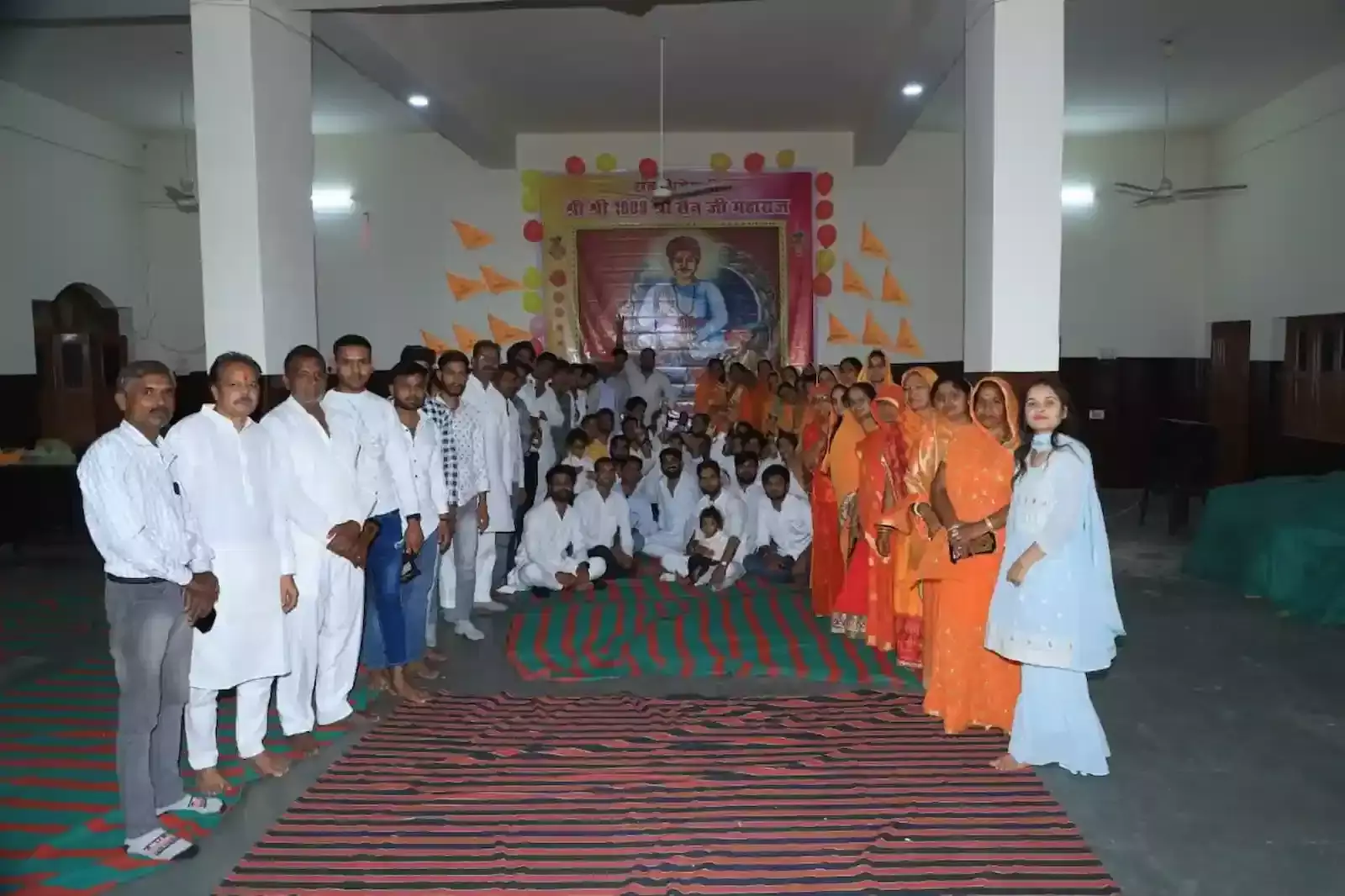 मुदगल वाटिका फतहनगर में सेन महाराज जयंती पर मेधावी छात्रों को पुरस्कार प्रदान करते हुए समाज के वरिष्ठ जन। मुदगल वाटिका फतहनगर में सेन महाराज जयंती पर मेधावी छात्रों को पुरस्कार प्रदान करते हुए समाज के वरिष्ठ जन।