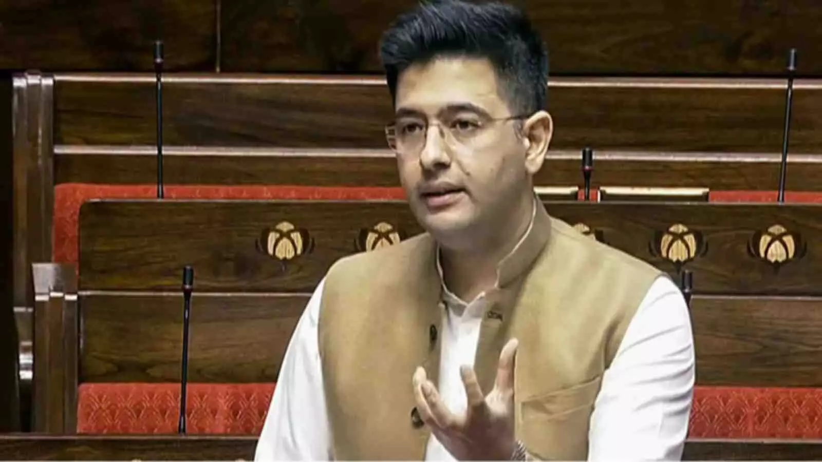 राज्यसभा में भाषण देते सांसद राघव चड्ढा जिनकी सुरक्षा पंजाब पुलिस ने वापस ले ली है राज्यसभा में भाषण देते सांसद राघव चड्ढा जिनकी सुरक्षा पंजाब पुलिस ने वापस ले ली है