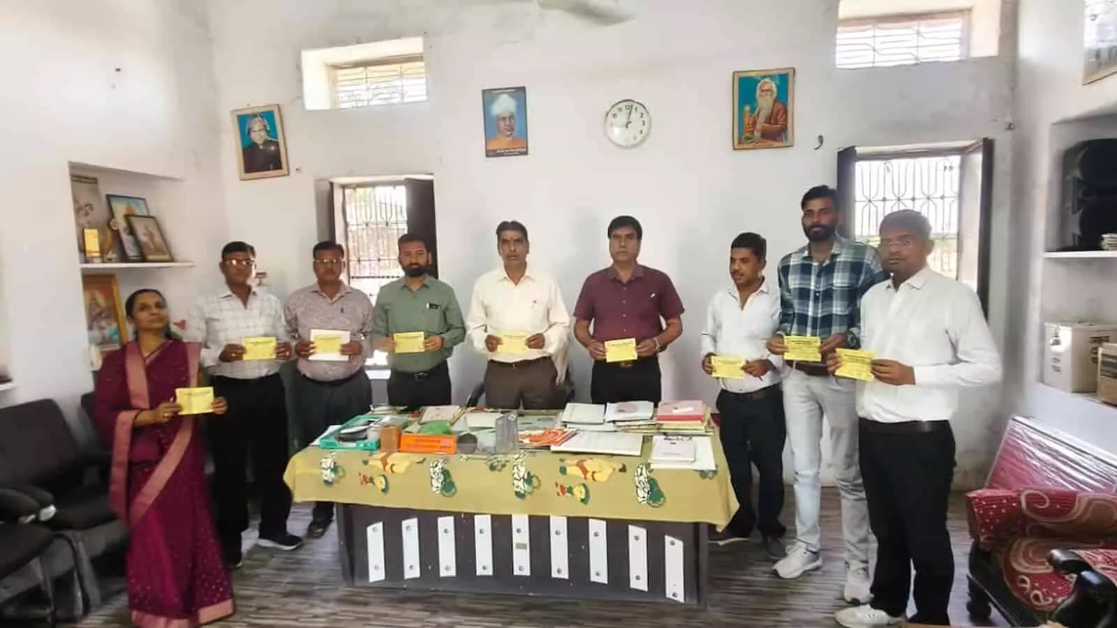 बिनोता राजस्थान में सदस्यता अभियान के दौरान शिक्षकों के साथ चर्चा करते एबआरएसएम के पदाधिकारी। बिनोता राजस्थान में सदस्यता अभियान के दौरान शिक्षकों के साथ चर्चा करते एबआरएसएम के पदाधिकारी।
