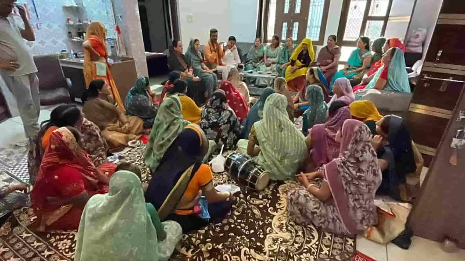 गंगापुर सिटी में भाजपा कार्यकर्ताओं और महिलाओं की बैठक नारी शक्ति वंदन कार्यक्रम की तैयारियों के संदर्भ में। गंगापुर सिटी में भाजपा कार्यकर्ताओं और महिलाओं की बैठक नारी शक्ति वंदन कार्यक्रम की तैयारियों के संदर्भ में।