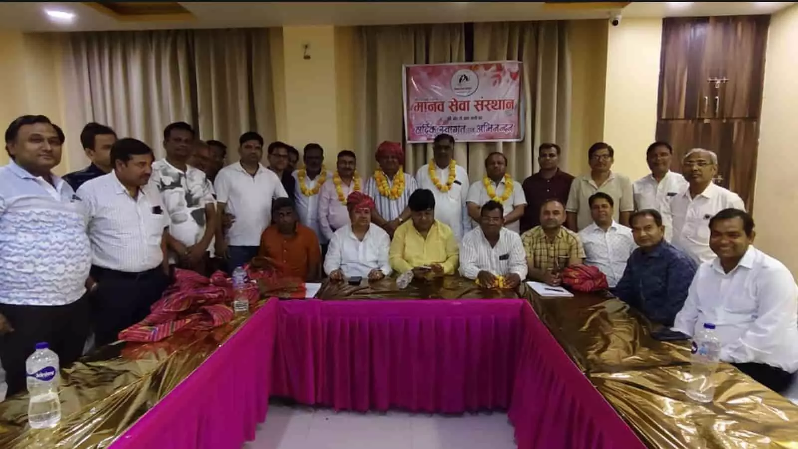 गंगापुर सिटी के नरूका प्राइड में मानव सेवा संस्थान के नवनियुक्त पदाधिकारियों का स्वागत समारोह आयोजित किया गया। गंगापुर सिटी के नरूका प्राइड में मानव सेवा संस्थान के नवनियुक्त पदाधिकारियों का स्वागत समारोह आयोजित किया गया।