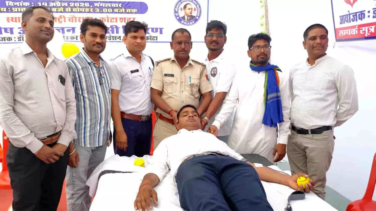 इंदिरा प्रियदर्शिनी ऑडिटोरियम में विधायक चंद्रभान सिंह आक्या बी आर ए बी फाउंडेशन की वेबसाइट का लोकार्पण करते हुए। इंदिरा प्रियदर्शिनी ऑडिटोरियम में विधायक चंद्रभान सिंह आक्या बी आर ए बी फाउंडेशन की वेबसाइट का लोकार्पण करते हुए।