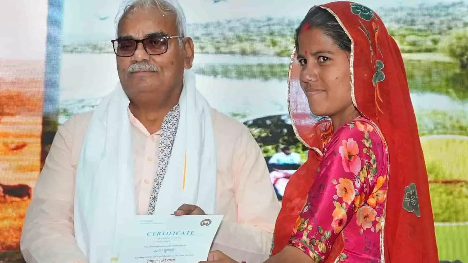जयपुर के आईजीपीआरएस संस्थान में आयोजित राजस्थान शामलात अधिवेशन के मंच पर संबोधित करते मंत्री मदन दिलावर। जयपुर के आईजीपीआरएस संस्थान में आयोजित राजस्थान शामलात अधिवेशन के मंच पर संबोधित करते मंत्री मदन दिलावर।