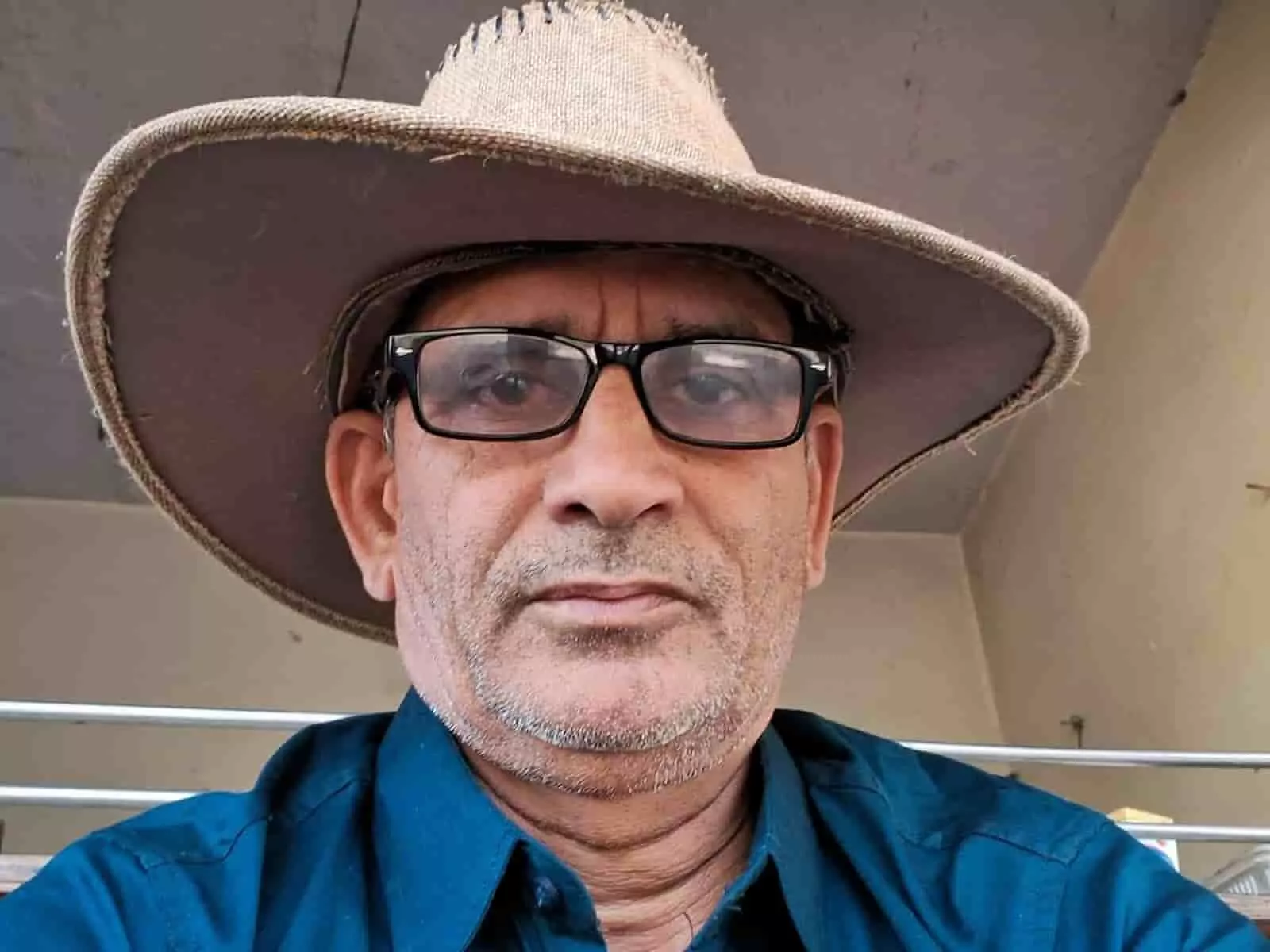 चश्मा और हैट पहने लहरी लाल जाट की तस्वीर जिन्हें उदयपुर आरएमएसएस जिला उपाध्यक्ष नियुक्त किया गया। चश्मा और हैट पहने लहरी लाल जाट की तस्वीर जिन्हें उदयपुर आरएमएसएस जिला उपाध्यक्ष नियुक्त किया गया।