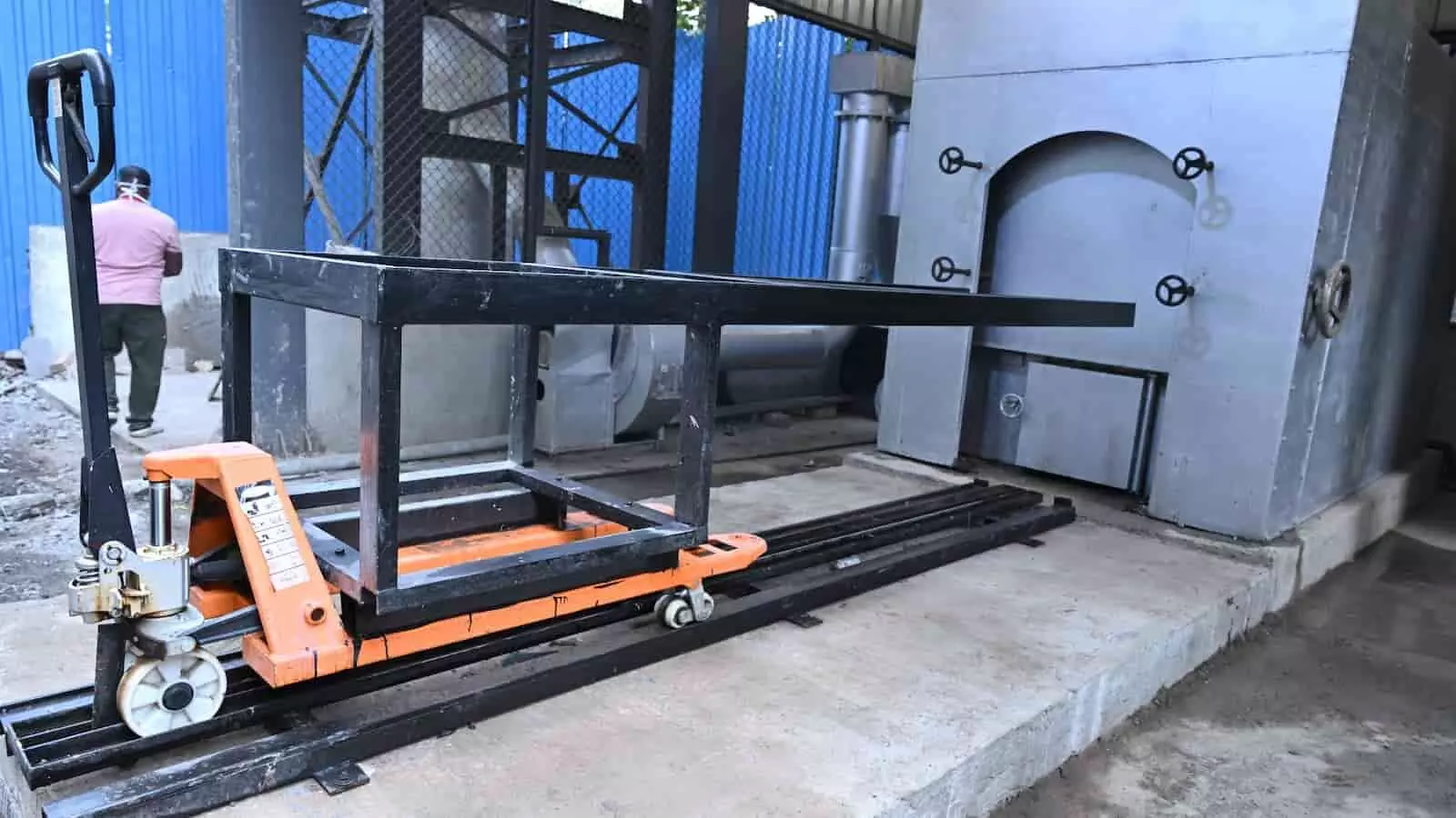 मुंबई में पालतू जानवरों के अंतिम संस्कार हेतु बीएमसी की आधुनिक दहनवाहिनी मशीन