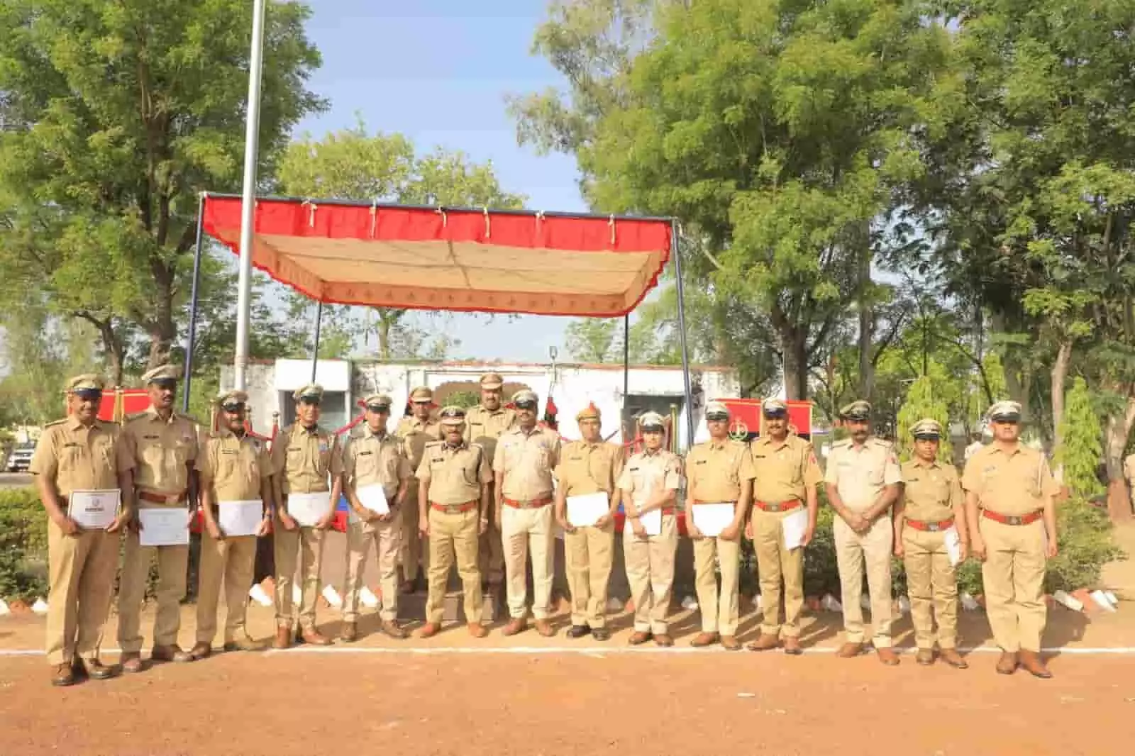 चित्तौड़गढ़ पुलिस लाइन में 77वें स्थापना दिवस पर परेड, पौधारोपण और रक्तदान शिविर चित्तौड़गढ़ पुलिस लाइन में 77वें स्थापना दिवस पर परेड, पौधारोपण और रक्तदान शिविर