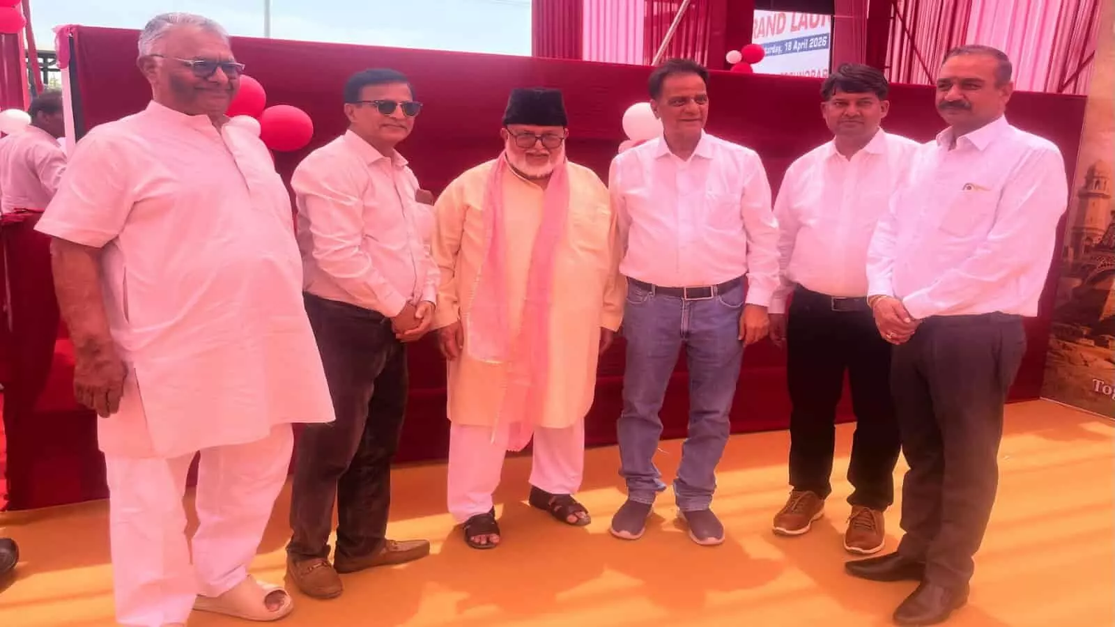 होटल फेडरेशन राजस्थान के पदाधिकारी कोटा में पर्यटन सर्किट विस्तार की बैठक के दौरान उपस्थित। होटल फेडरेशन राजस्थान के पदाधिकारी कोटा में पर्यटन सर्किट विस्तार की बैठक के दौरान उपस्थित।