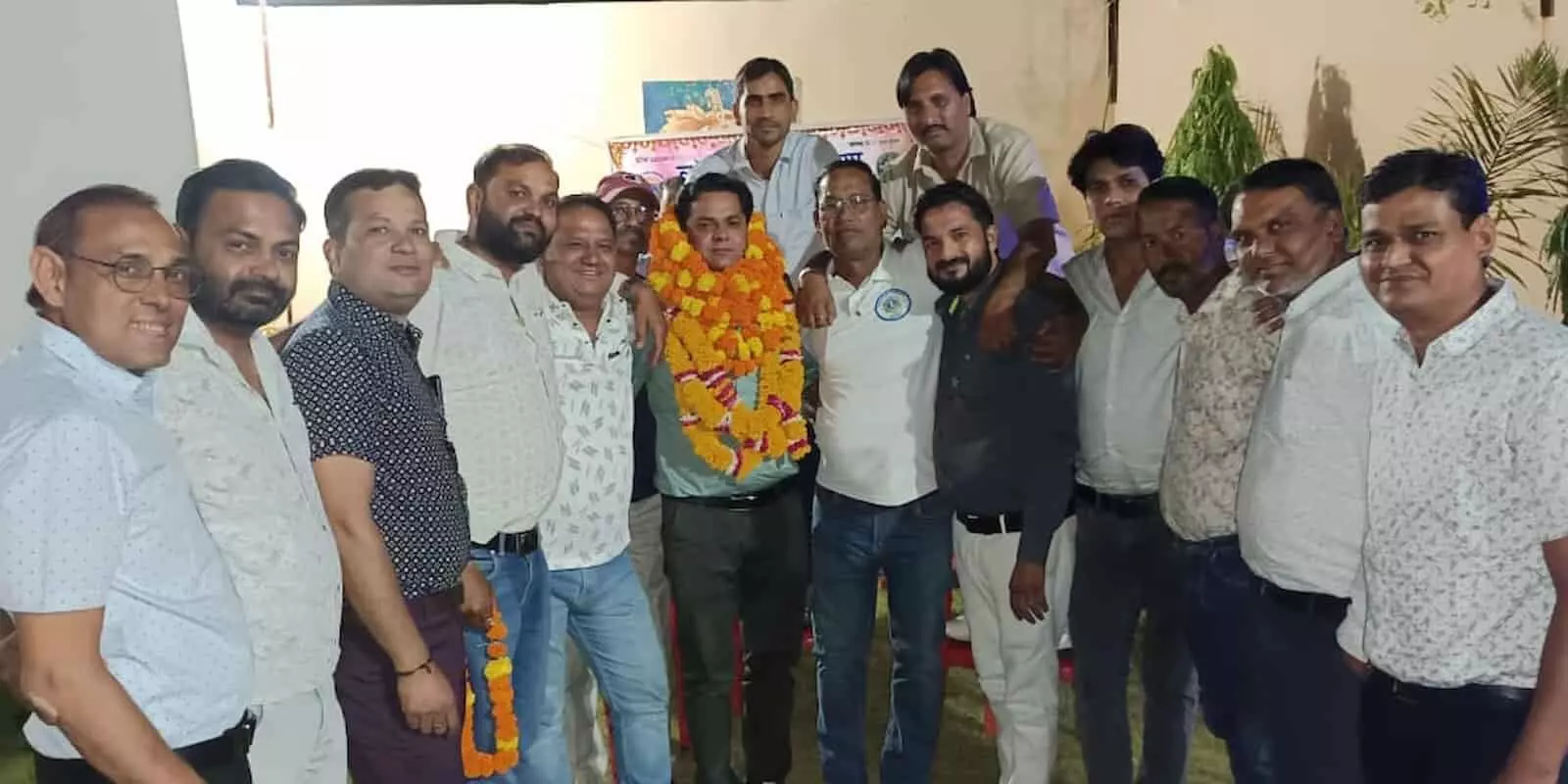गंगापुर सिटी में लॉयन्स क्लब दिशा की नई कार्यकारिणी के नवनियुक्त पदाधिकारी और सदस्य समूह चित्र में। गंगापुर सिटी में लॉयन्स क्लब दिशा की नई कार्यकारिणी के नवनियुक्त पदाधिकारी और सदस्य समूह चित्र में।