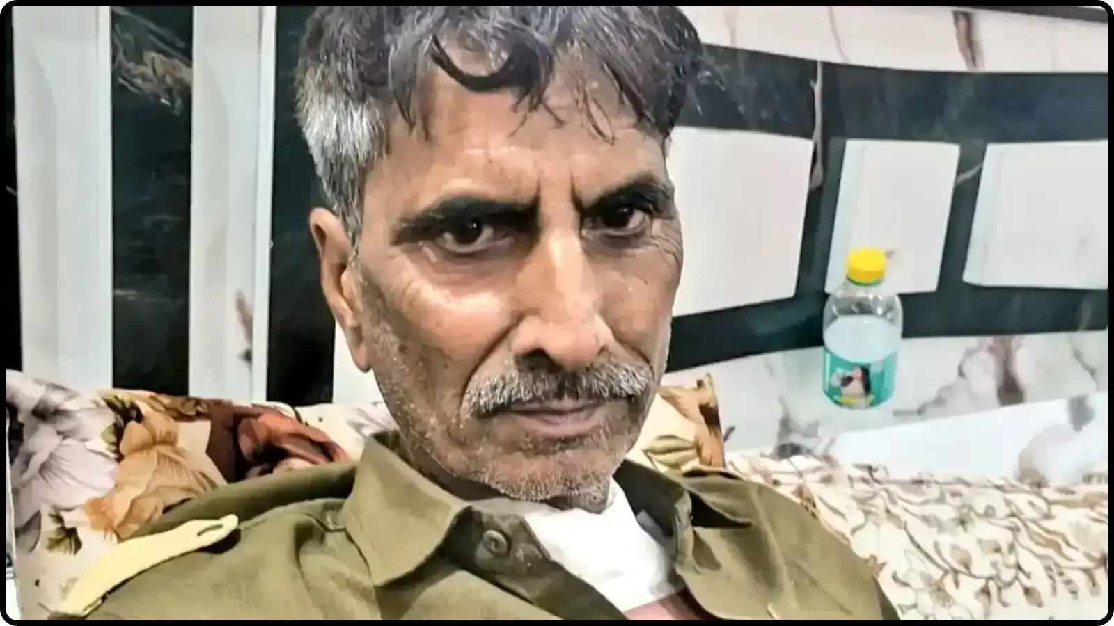 अस्पताल के बिस्तर पर लेटा हुआ घायल व्यक्ति सलीम वास्तिक जिसे दिल्ली पुलिस ने पकड़ा। अस्पताल के बिस्तर पर लेटा हुआ घायल व्यक्ति सलीम वास्तिक जिसे दिल्ली पुलिस ने पकड़ा।