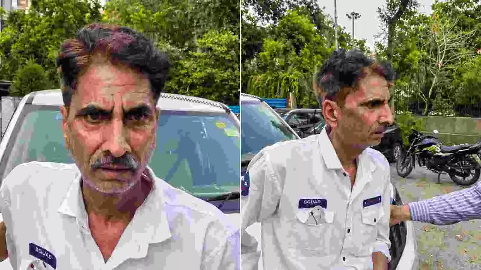 सफेद शर्ट पहने आरोपी सलीम खान को पकड़कर खड़ी पुलिस टीम की तस्वीर। सफेद शर्ट पहने आरोपी सलीम खान को पकड़कर खड़ी पुलिस टीम की तस्वीर।