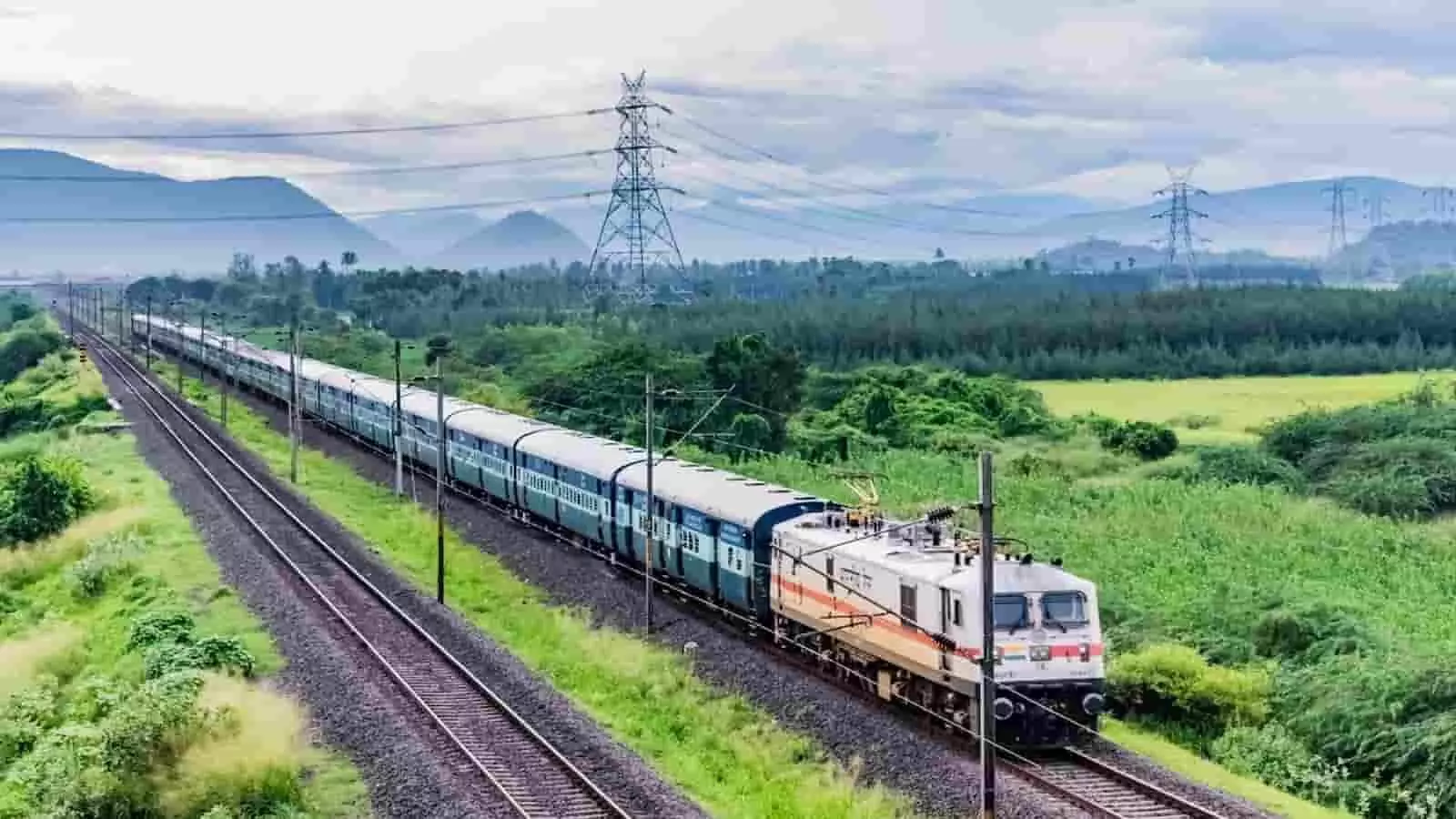 कोंकण क्षेत्र में गर्मियों की छुट्टियों के दौरान यात्रियों की भारी भीड़ को देखते हुए सेंट्रल रेलवे द्वारा शुरू की गई नई मेमू स्पेशल ट्रेन सेवा। कोंकण क्षेत्र में गर्मियों की छुट्टियों के दौरान यात्रियों की भारी भीड़ को देखते हुए सेंट्रल रेलवे द्वारा शुरू की गई नई मेमू स्पेशल ट्रेन सेवा।