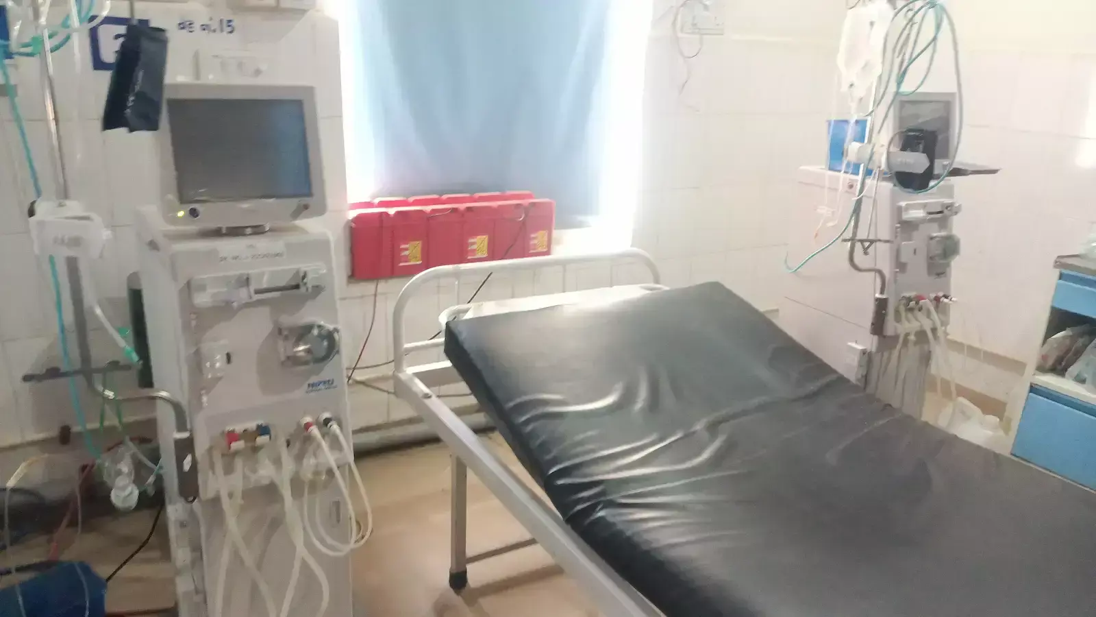 नोहर उप जिला चिकित्सालय में बंद पड़ी डायलिसिस मशीनें आरओ खराबी के कारण