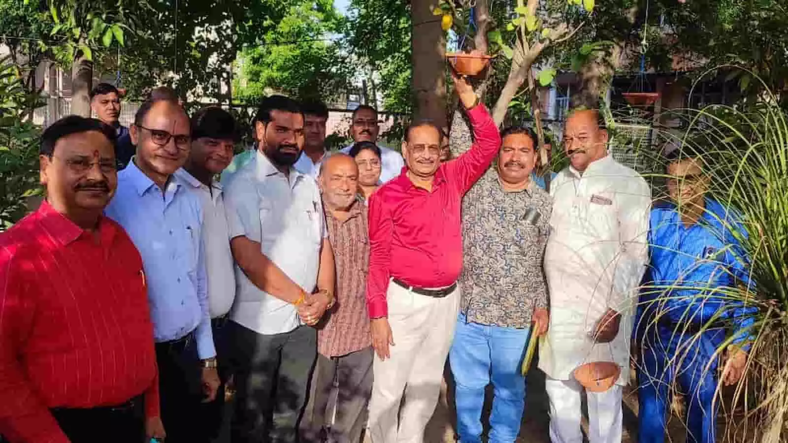 कोटा नागरिक सहकारी बैंक के प्रधान कार्यालय में अध्यक्ष राजेश कृष्ण बिरला और बोर्ड सदस्य बैठक के दौरान उपस्थित हैं। कोटा नागरिक सहकारी बैंक के प्रधान कार्यालय में अध्यक्ष राजेश कृष्ण बिरला और बोर्ड सदस्य बैठक के दौरान उपस्थित हैं।