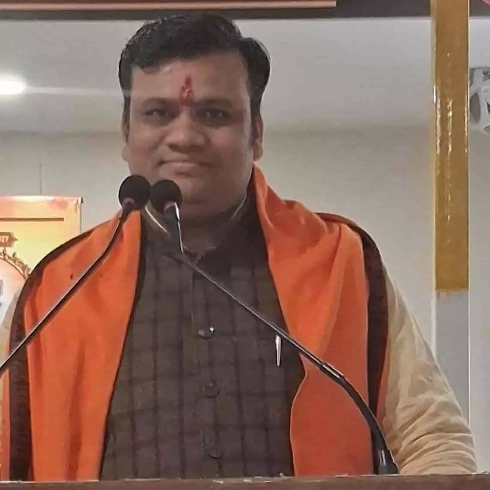 मंच पर भाषण देते हुए डॉ. श्यामा प्रसाद मुखर्जी राष्ट्रीय विचार मंच के नवनियुक्त राष्ट्रीय महामंत्री राहुल गोयल। मंच पर भाषण देते हुए डॉ. श्यामा प्रसाद मुखर्जी राष्ट्रीय विचार मंच के नवनियुक्त राष्ट्रीय महामंत्री राहुल गोयल।