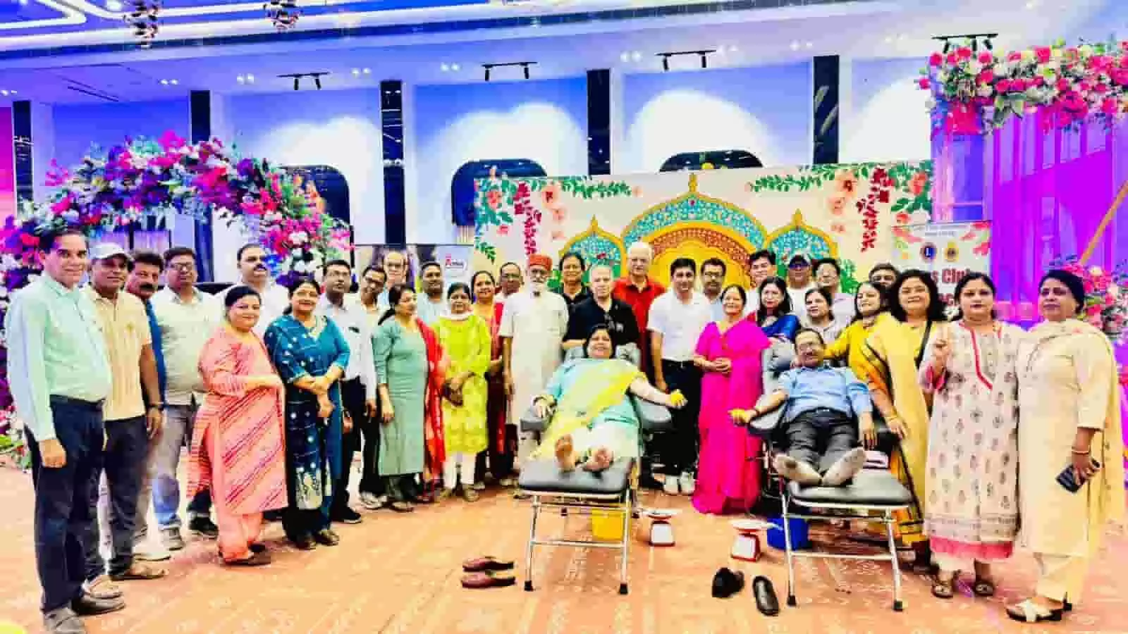 अभिनंदन समारोह में कोटा आईजी राजेंद्र प्रसाद गोयल और अग्रवाल समाज के पदाधिकारी मंच पर उपस्थित। अभिनंदन समारोह में कोटा आईजी राजेंद्र प्रसाद गोयल और अग्रवाल समाज के पदाधिकारी मंच पर उपस्थित।