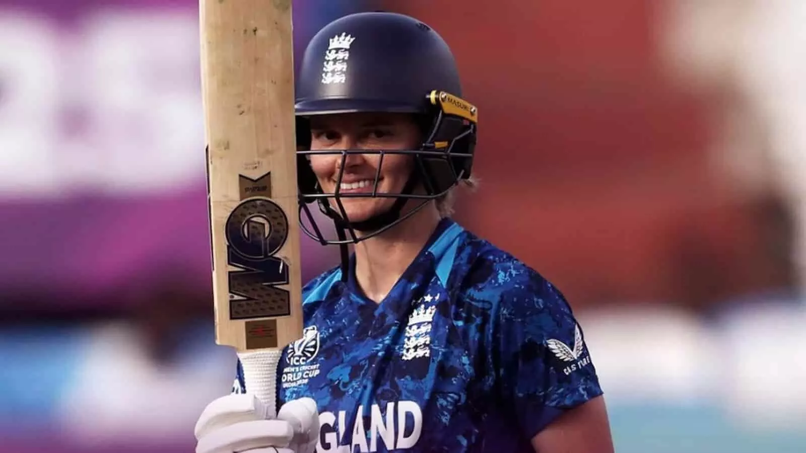 कौन हैं Amy Ellen Jones? इंग्लैंड की वह विकेटकीपर-बैटर जिसने अपने दम पर बदली महिला क्रिकेट की तस्वीर