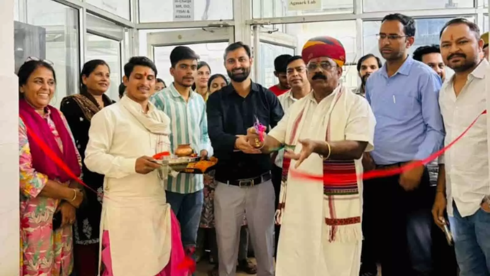 कोटा डेयरी परिसर में अध्यक्ष चैनसिंह राठौड़ द्वारा फीता काटकर नए विकास कार्यों का उद्घाटन किया जा रहा है। कोटा डेयरी परिसर में अध्यक्ष चैनसिंह राठौड़ द्वारा फीता काटकर नए विकास कार्यों का उद्घाटन किया जा रहा है।