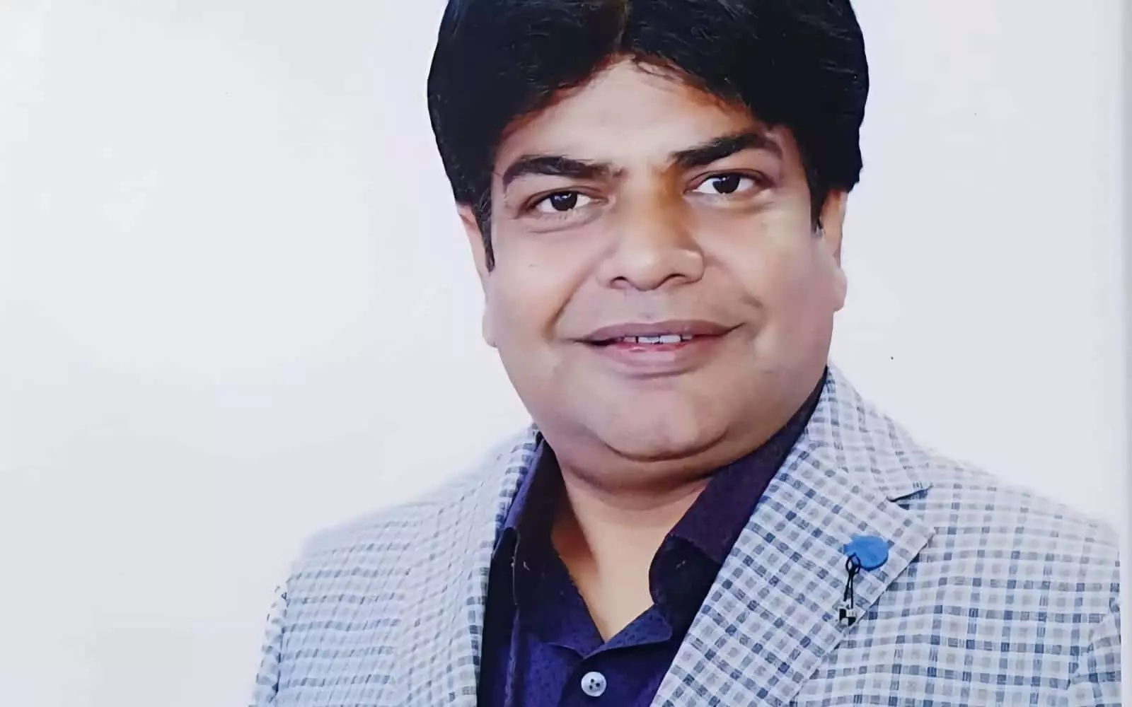 कांग्रेस प्रवक्ता डॉ. सुमीत गर्ग का चित्र जो नीट 2026 पेपर लीक और व्यवस्था पर प्रतिक्रिया दे रहे हैं। कांग्रेस प्रवक्ता डॉ. सुमीत गर्ग का चित्र जो नीट 2026 पेपर लीक और व्यवस्था पर प्रतिक्रिया दे रहे हैं।