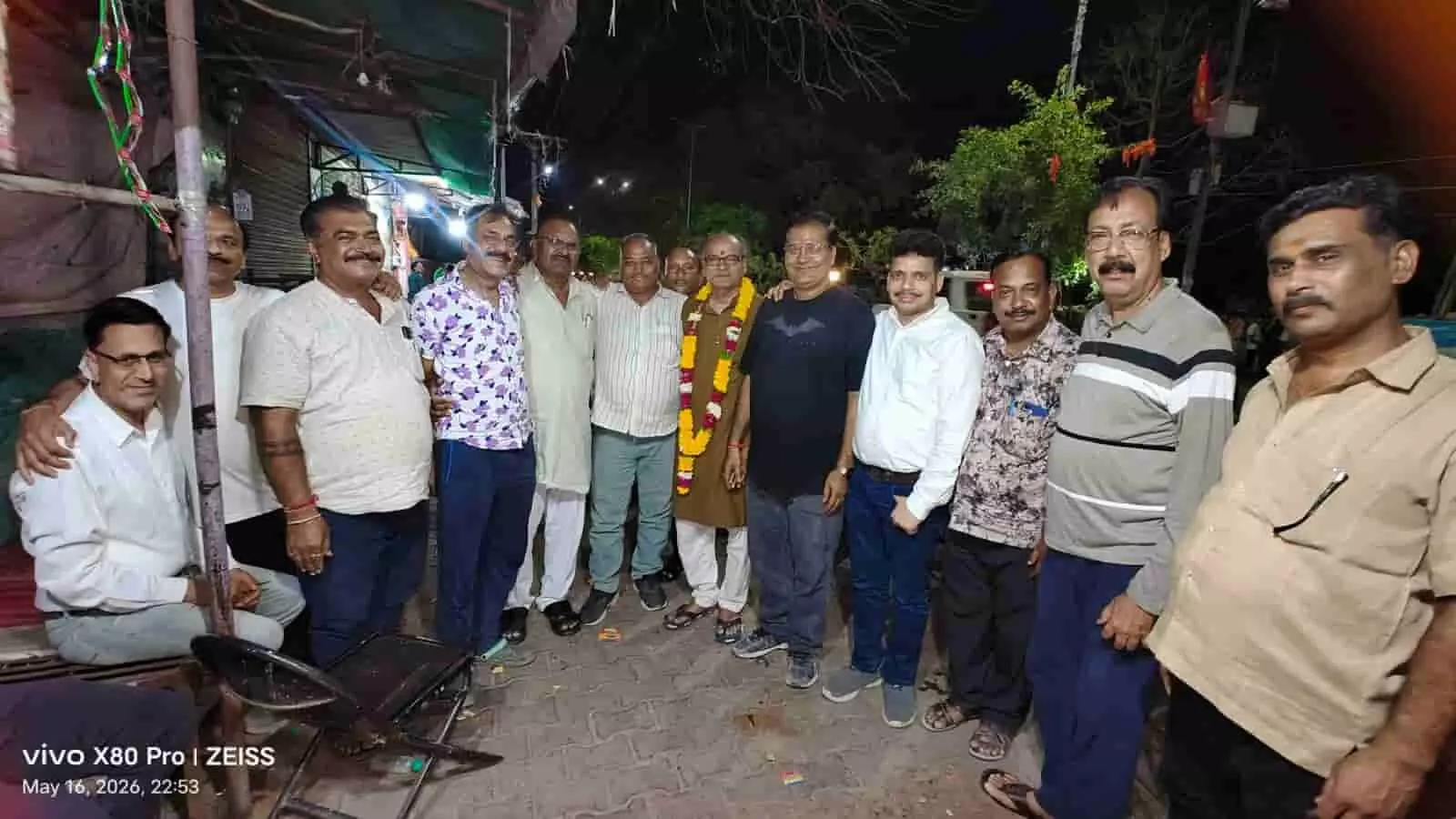श्रीराम स्टेडियम बारां के सामने राजेंद्र पुजारी के स्वागत समारोह में एकत्रित सामाजिक संगठनों के प्रतिनिधि। श्रीराम स्टेडियम बारां के सामने राजेंद्र पुजारी के स्वागत समारोह में एकत्रित सामाजिक संगठनों के प्रतिनिधि।