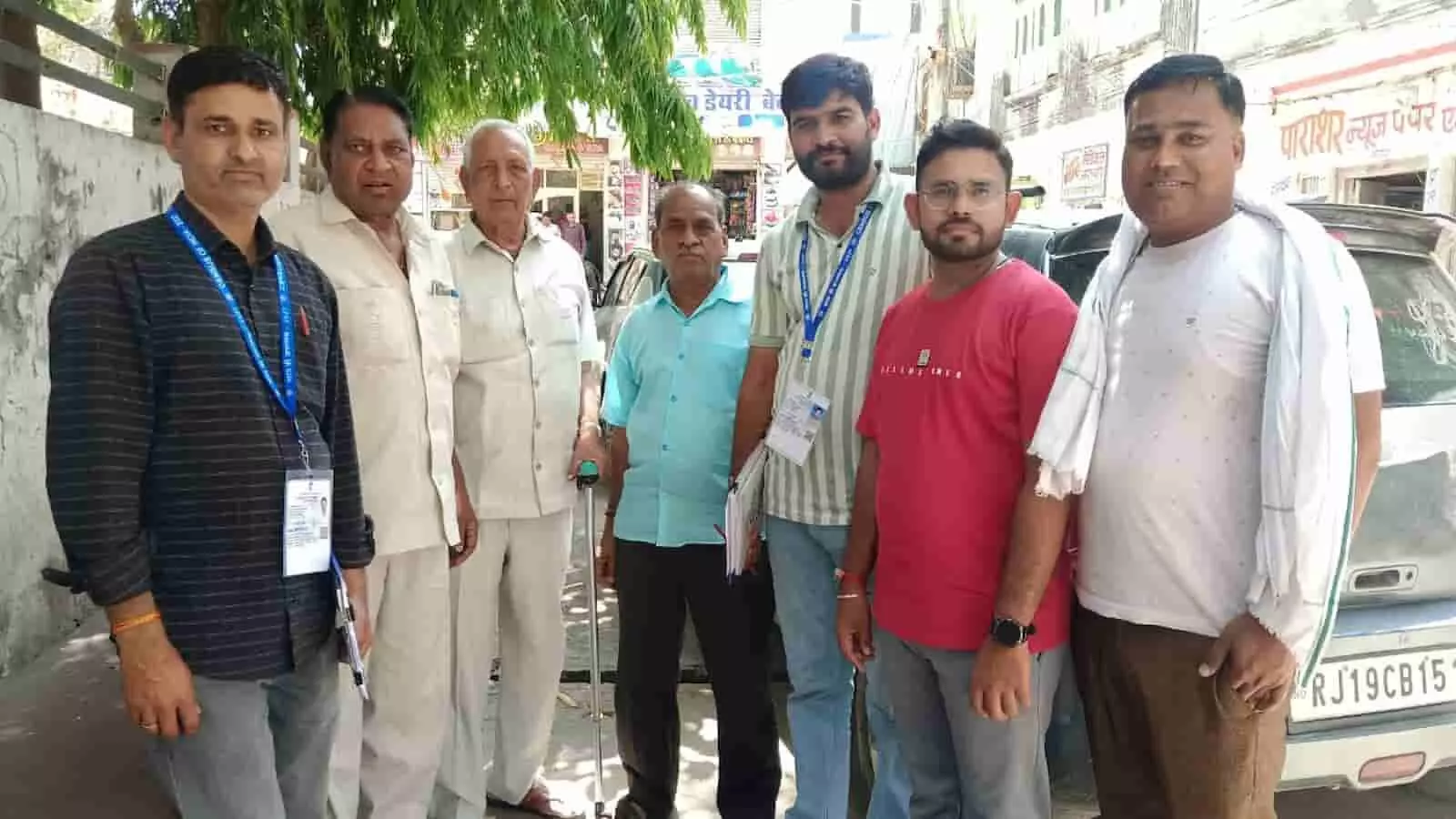 खेरोदा सर्किल में जनगणना अभियान के दौरान हाउस लिस्टिंग सर्वे करते प्रगणक और टीम के सदस्य। खेरोदा सर्किल में जनगणना अभियान के दौरान हाउस लिस्टिंग सर्वे करते प्रगणक और टीम के सदस्य।