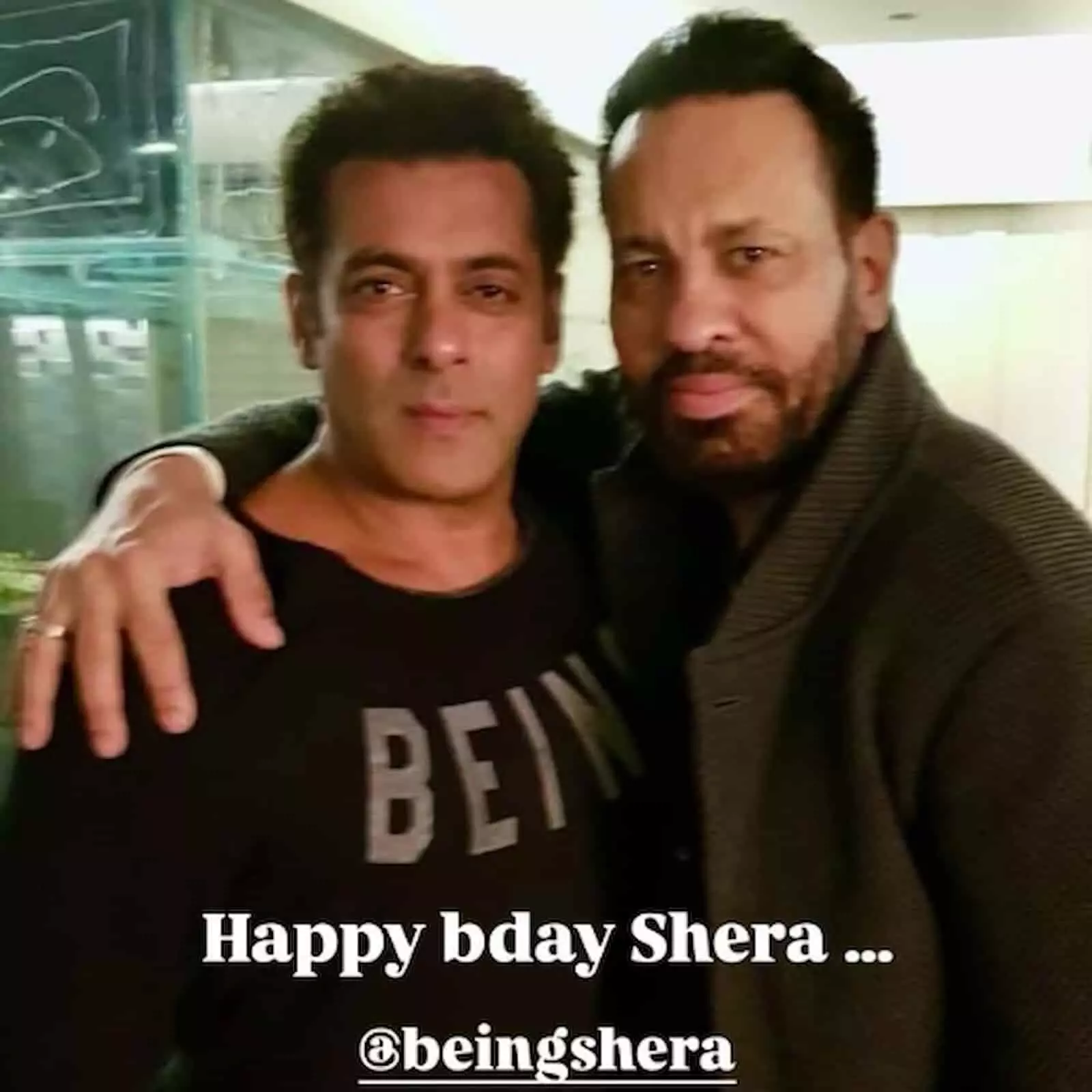 सलमान खान अपने बॉडीगार्ड शेरा के साथ इंस्टाग्राम पोस्ट के जरिए मीडिया पर प्रतिक्रिया देते हुए। सलमान खान अपने बॉडीगार्ड शेरा के साथ इंस्टाग्राम पोस्ट के जरिए मीडिया पर प्रतिक्रिया देते हुए।