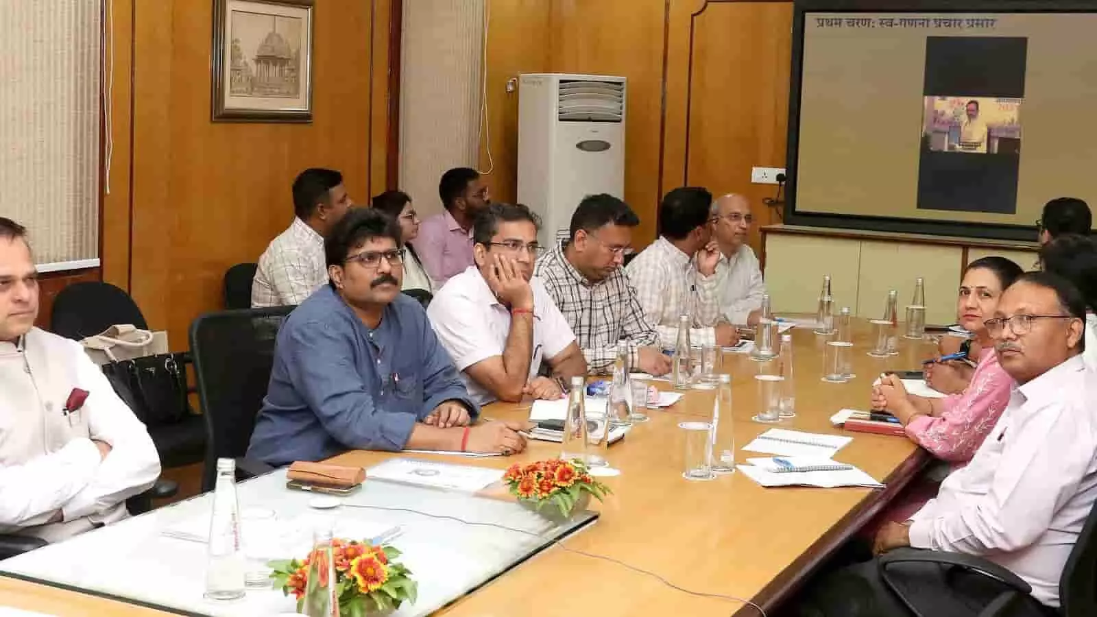 मुख्य सचिव ने जनगणना 2026 के स्वगणना अभियान में उत्कृष्ट प्रदर्शन के लिए अधिकारियों को सम्मानित किया।