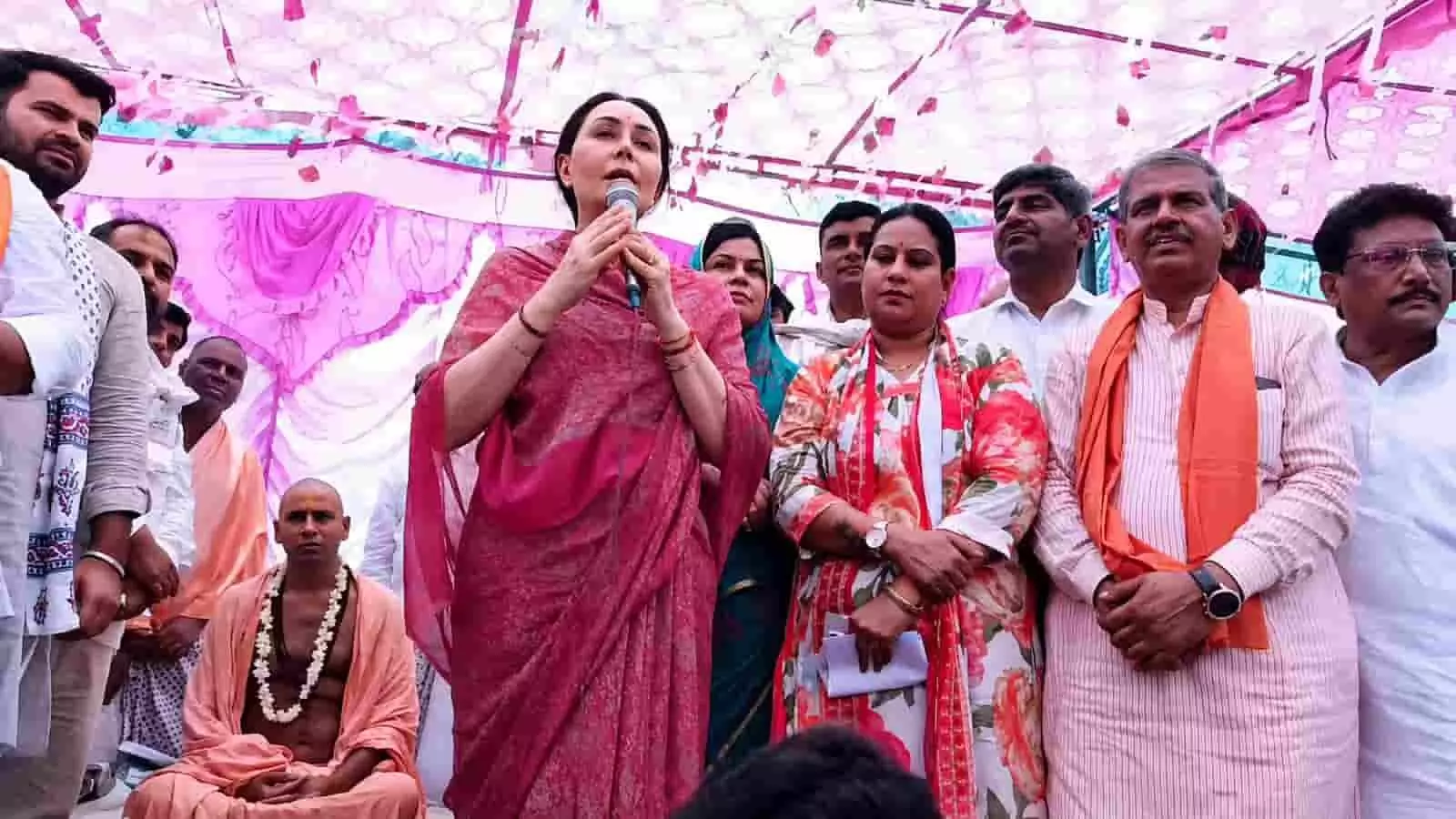 सवाई माधोपुर में पंचायत शिक्षकों का प्रतिनिधिमंडल अपनी मांगों को लेकर उपमुख्यमंत्री दीया कुमारी से मुलाकात करते हुए। सवाई माधोपुर में पंचायत शिक्षकों का प्रतिनिधिमंडल अपनी मांगों को लेकर उपमुख्यमंत्री दीया कुमारी से मुलाकात करते हुए।