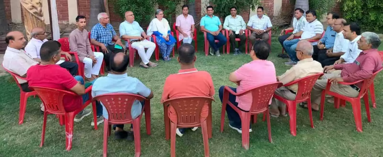 ब्यावर में आयोजित विवेकानंद केंद्र के संस्कार वर्ग प्रशिक्षण शिविर का समापन दृश्य।
