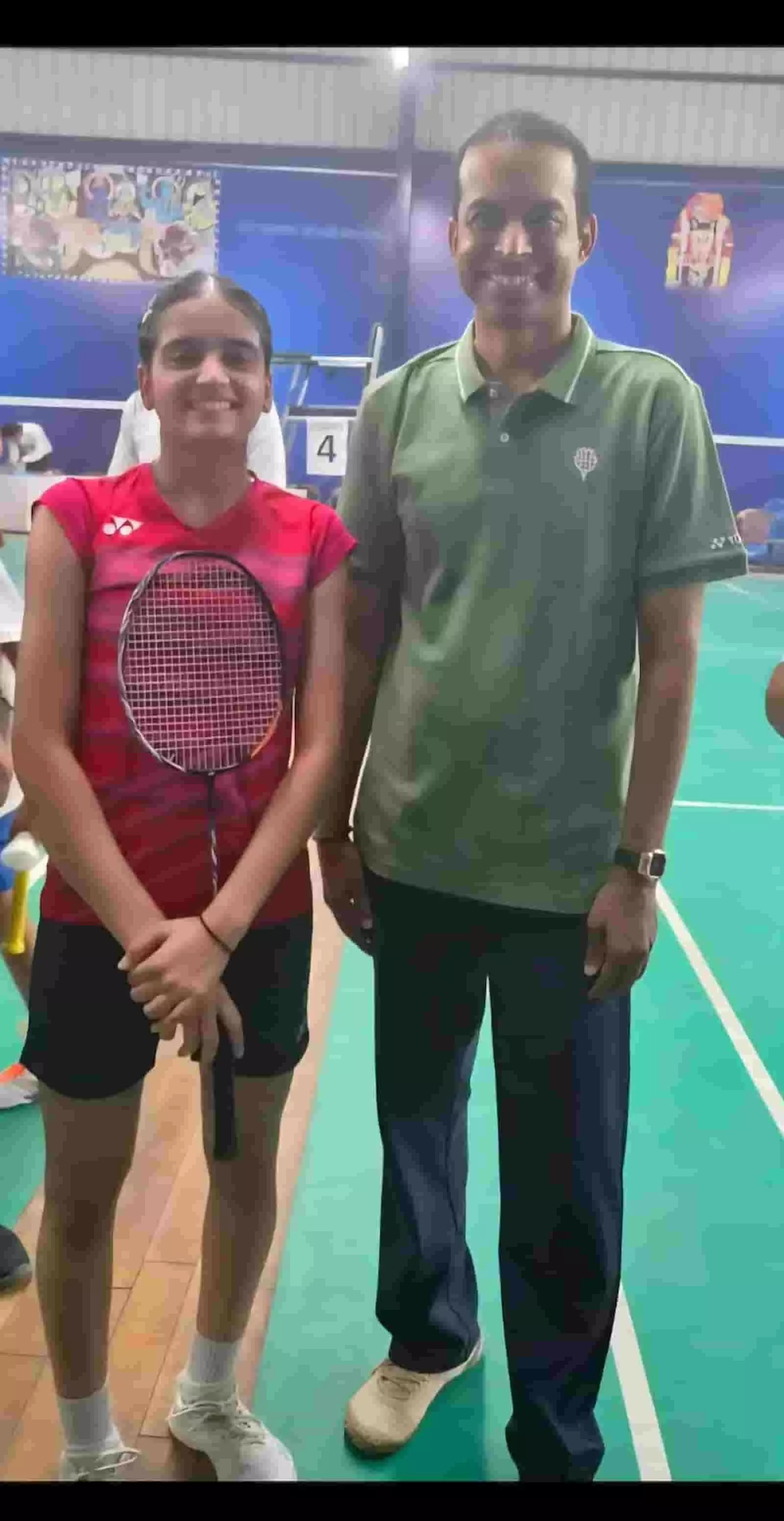 फॉर आर्म्स बैडमिंटन एकेडमी भीलवाड़ा में आयोजित प्रतियोगिता के दौरान खिलाड़ी और उनके कोच। फॉर आर्म्स बैडमिंटन एकेडमी भीलवाड़ा में आयोजित प्रतियोगिता के दौरान खिलाड़ी और उनके कोच।