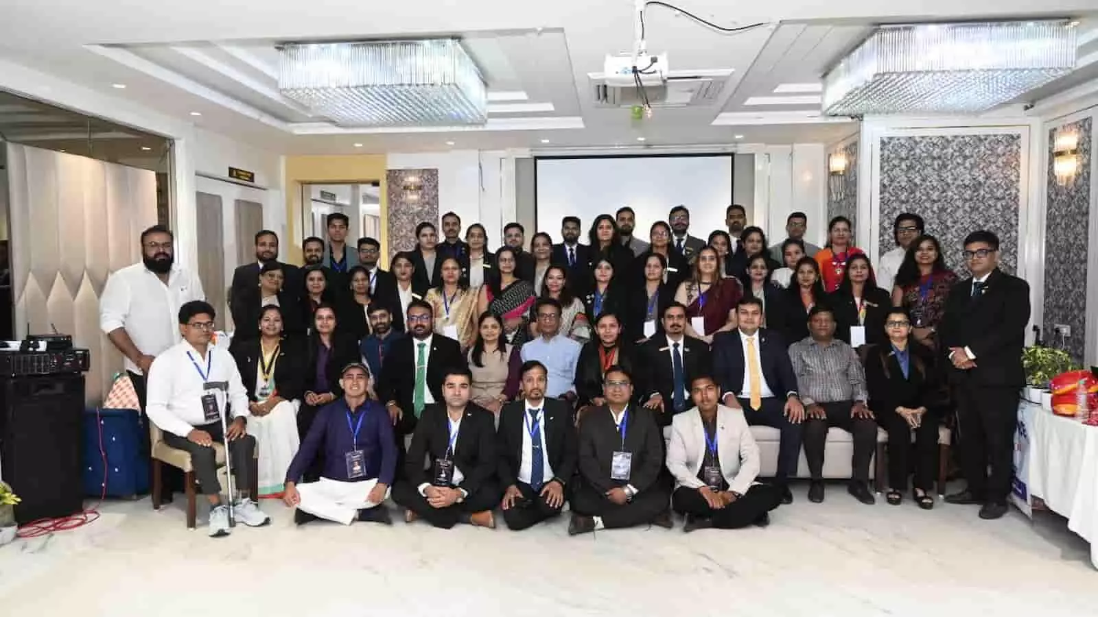 जेसीआई कोटा एलिगेंस के सदस्यों ने होटल जोहरी में स्पीचक्राफ्ट प्रशिक्षण कार्यक्रम में भाग लिया। जेसीआई कोटा एलिगेंस के सदस्यों ने होटल जोहरी में स्पीचक्राफ्ट प्रशिक्षण कार्यक्रम में भाग लिया।