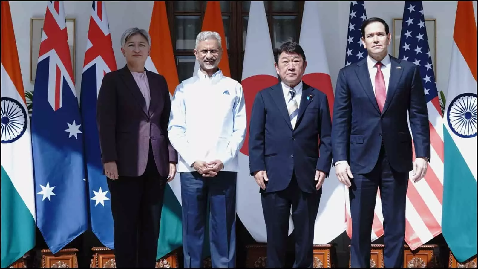क्वाड देशों के विदेश मंत्री बैठक के दौरान हिंद-प्रशांत समुद्री सुरक्षा पर चर्चा के लिए दिल्ली में एक साथ खड़े हैं। क्वाड देशों के विदेश मंत्री बैठक के दौरान हिंद-प्रशांत समुद्री सुरक्षा पर चर्चा के लिए दिल्ली में एक साथ खड़े हैं।