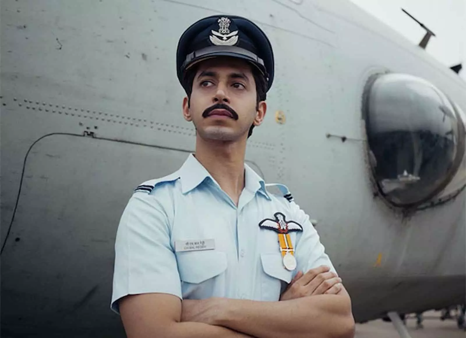 वेब सीरीज ऑपरेशन सफेद सागर में भारतीय वायु सेना पायलट की भूमिका में मिहिर आहूजा। वेब सीरीज ऑपरेशन सफेद सागर में भारतीय वायु सेना पायलट की भूमिका में मिहिर आहूजा।