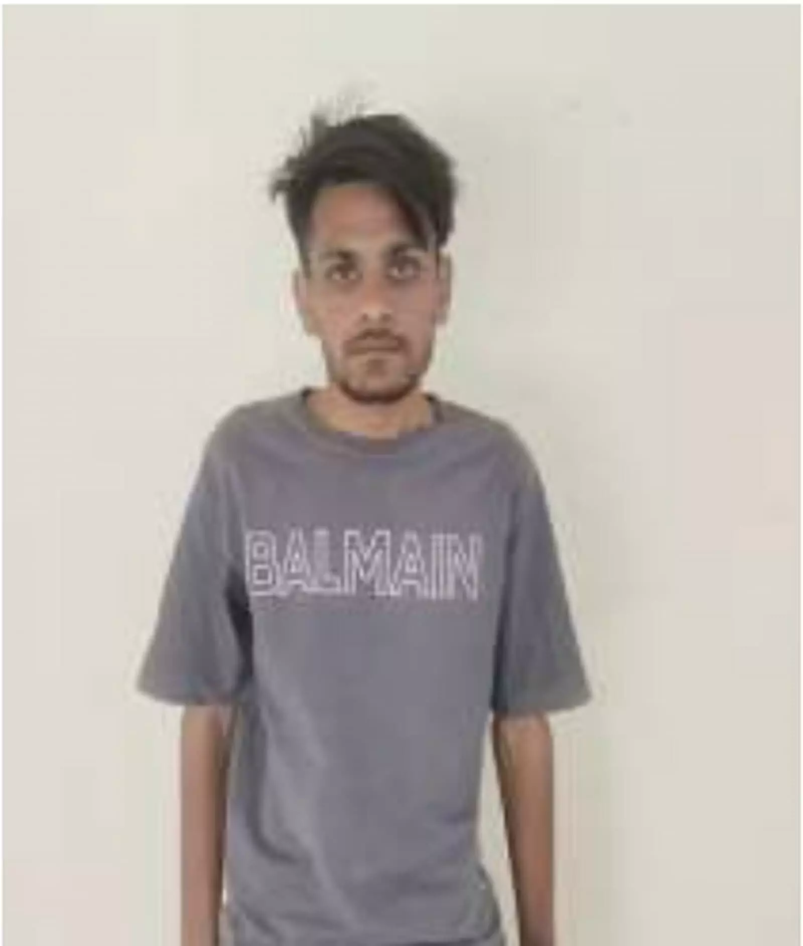 प्रिंटर चोरी के मामले में गिरफ्तार आरोपी शुभम जांगिड़ सवाई माधोपुर के मानटाउन थाना परिसर में। प्रिंटर चोरी के मामले में गिरफ्तार आरोपी शुभम जांगिड़ सवाई माधोपुर के मानटाउन थाना परिसर में।