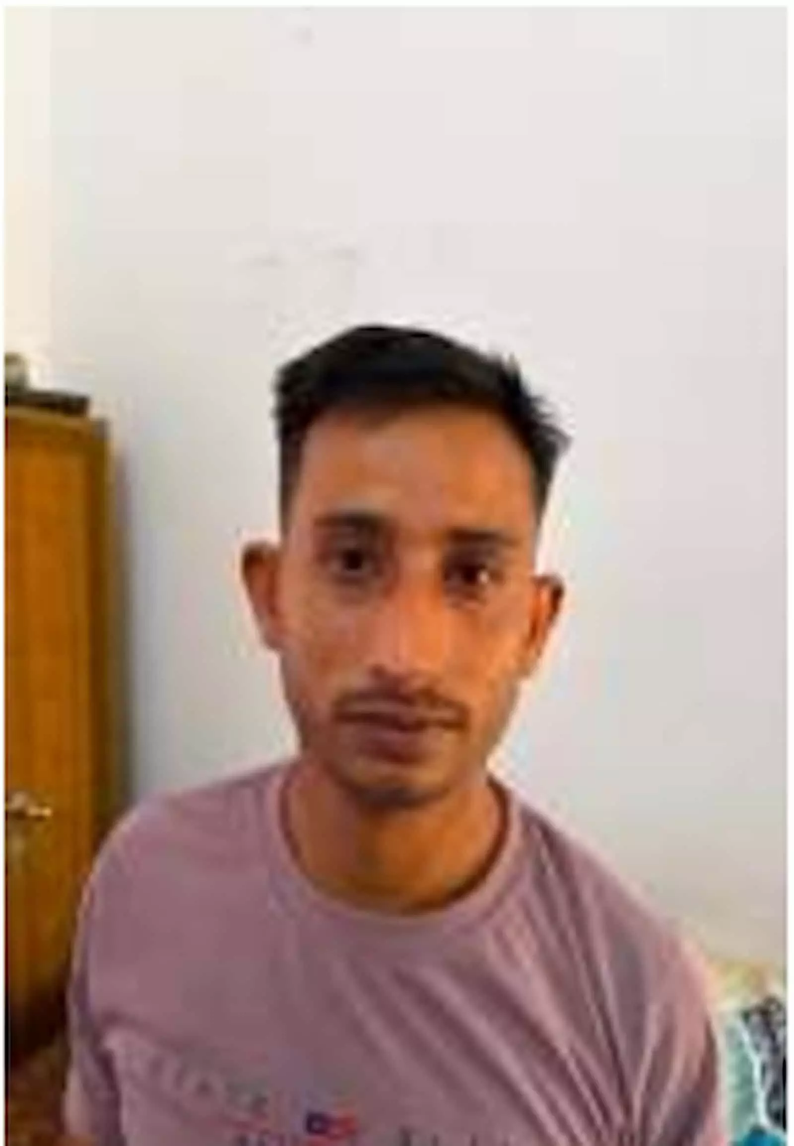 सवाई माधोपुर पुलिस द्वारा गिरफ्तार साइबर ठगी का आरोपी मनराज मीणा कोतवाली में। सवाई माधोपुर पुलिस द्वारा गिरफ्तार साइबर ठगी का आरोपी मनराज मीणा कोतवाली में।