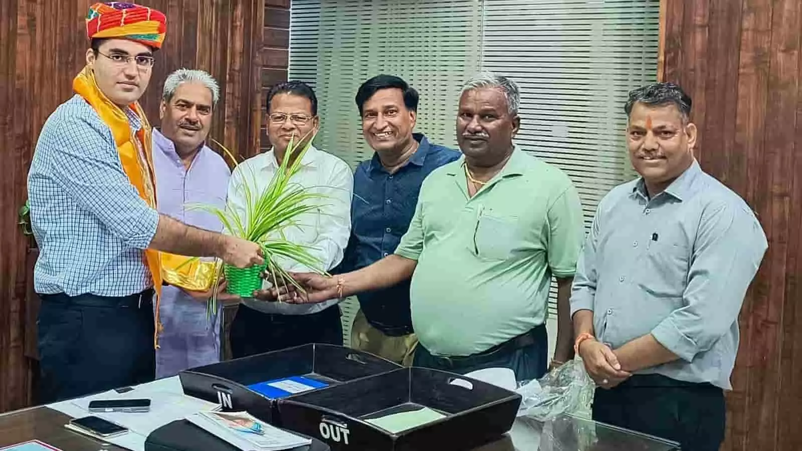 पुलिस अधीक्षक कार्यालय में नवनियुक्त एसपी सागर राणा का स्वागत करते यूनेस्को एसोसिएशन के पदाधिकारी। पुलिस अधीक्षक कार्यालय में नवनियुक्त एसपी सागर राणा का स्वागत करते यूनेस्को एसोसिएशन के पदाधिकारी।