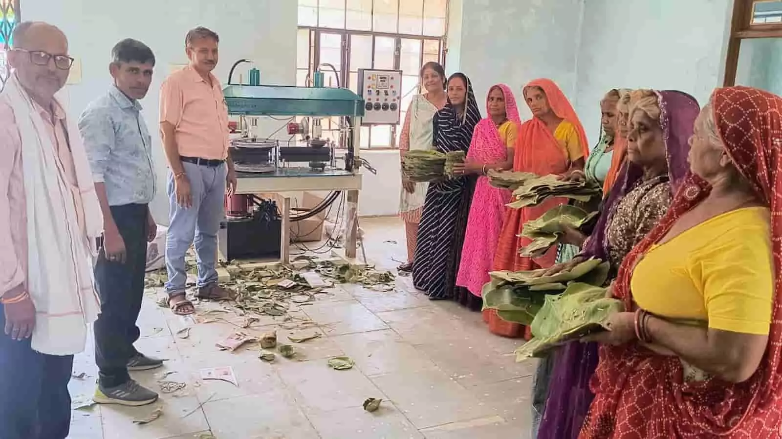 जोगणिया माता शक्तिपीठ धारला में जल संरक्षण अभियान के अंतर्गत स्वच्छता कार्य करते ग्रामीण। जोगणिया माता शक्तिपीठ धारला में जल संरक्षण अभियान के अंतर्गत स्वच्छता कार्य करते ग्रामीण।