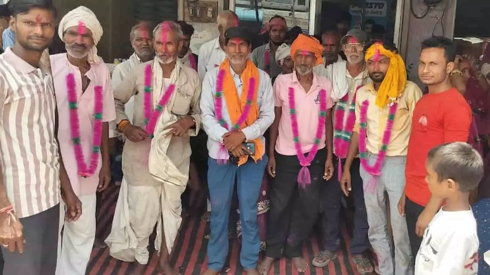 भुसावर में 84 कोस की पदयात्रा पूरी करने वाले श्रद्धालुओं का भव्य स्वागत किया गया। भुसावर में 84 कोस की पदयात्रा पूरी करने वाले श्रद्धालुओं का भव्य स्वागत किया गया।