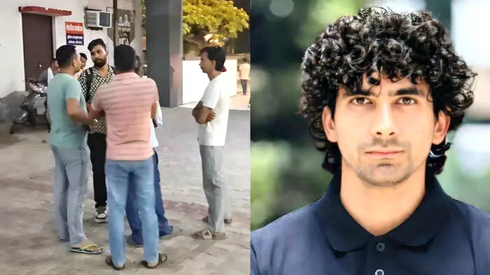 थाने के बाहर खड़े पुलिसकर्मी और आरोपी युवक गाजियाबाद में चिराग त्यागी हत्याकांड की जांच के संदर्भ में दृश्यमान हैं। थाने के बाहर खड़े पुलिसकर्मी और आरोपी युवक गाजियाबाद में चिराग त्यागी हत्याकांड की जांच के संदर्भ में दृश्यमान हैं।