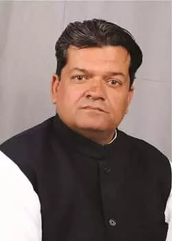 जयपुर में प्रेस वार्ता के दौरान सरकारी उपलब्धियों की जानकारी देते खाद्य मंत्री सुमित गोदारा। जयपुर में प्रेस वार्ता के दौरान सरकारी उपलब्धियों की जानकारी देते खाद्य मंत्री सुमित गोदारा।